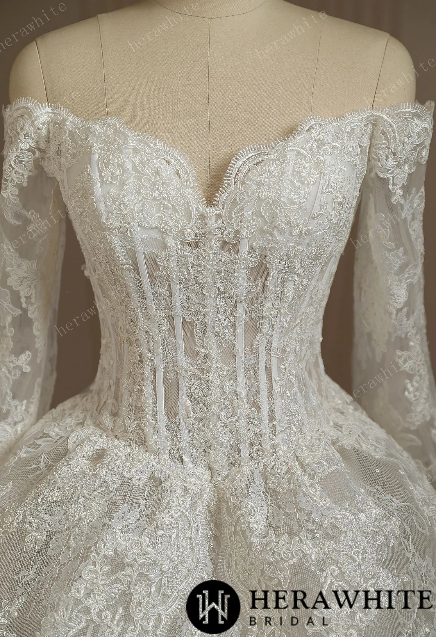 Short Lace Wedding Dresses With Long Sleeve