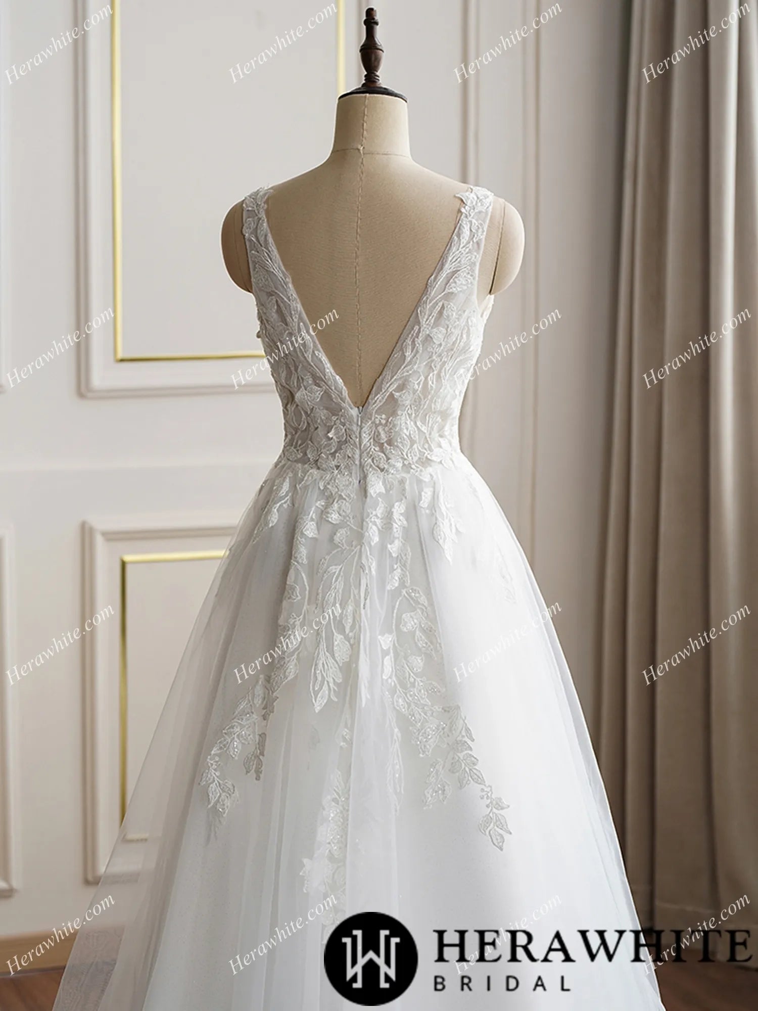 Sexy Lace Plunging Neckline Sleeveless Bridal Gown