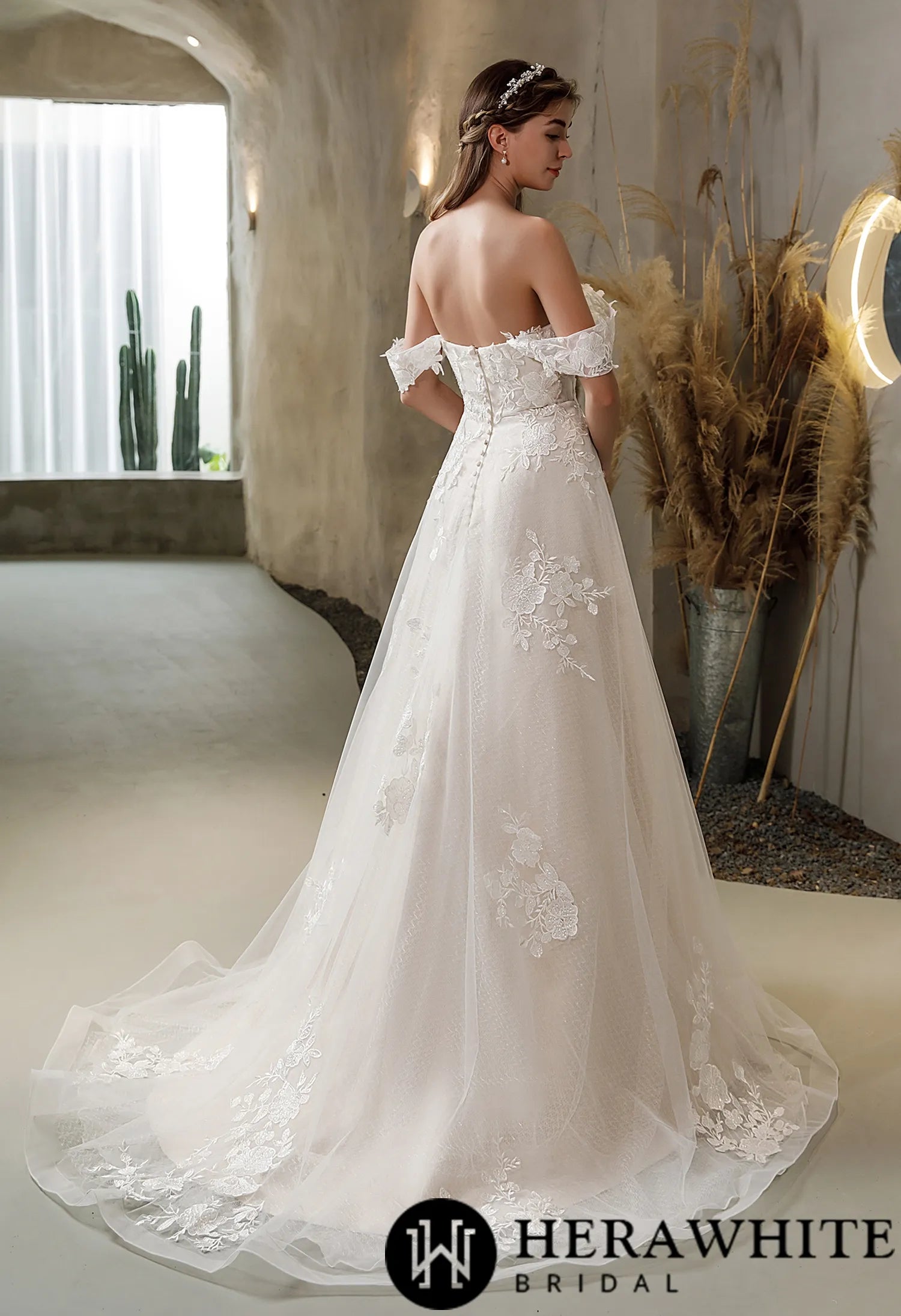 Floral Lace Wedding Dress With Detachable Off-the-Shoulder Straps