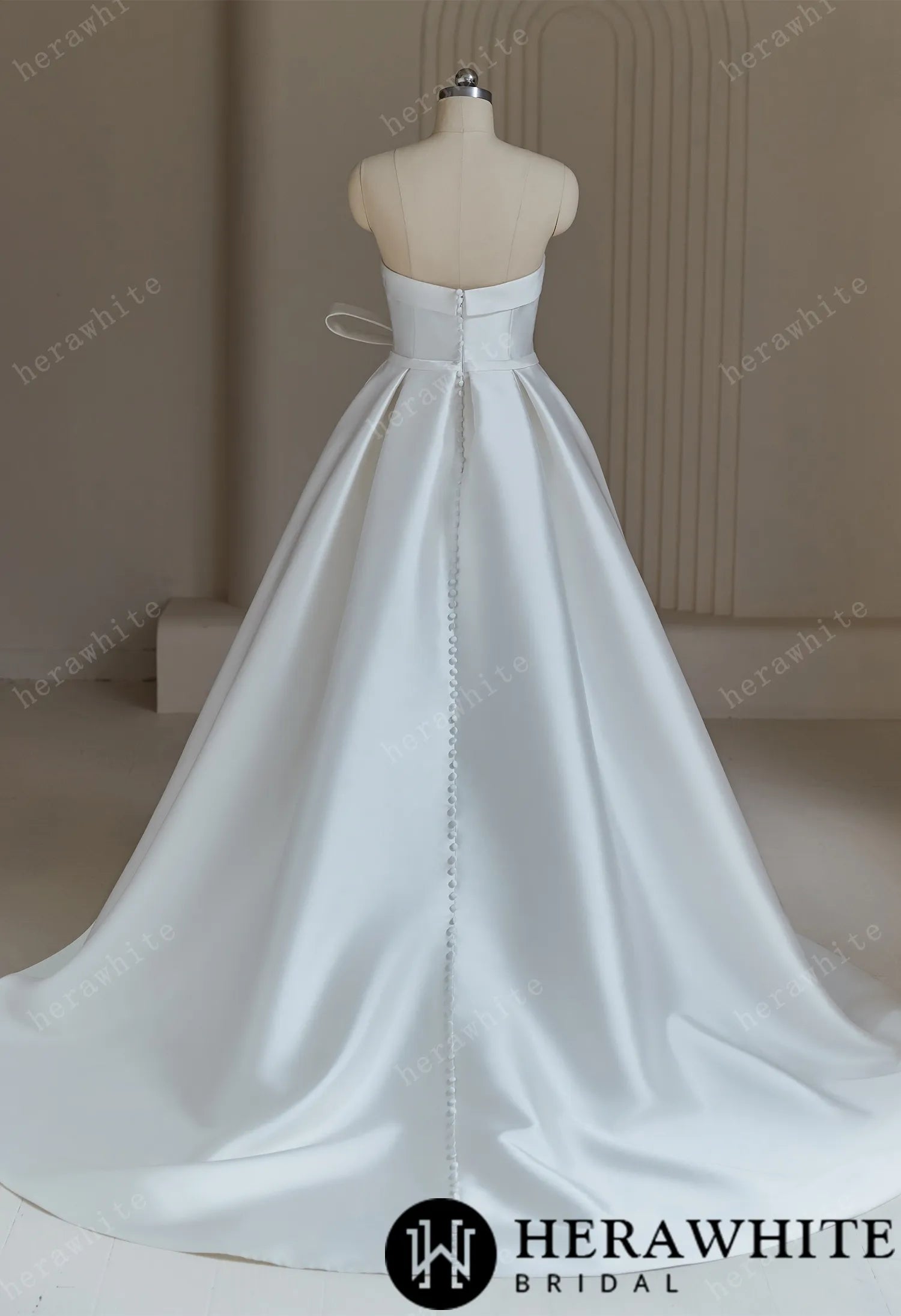 Ball Gown Wedding Dress Wth Pleated Bodice And Detachable Bow