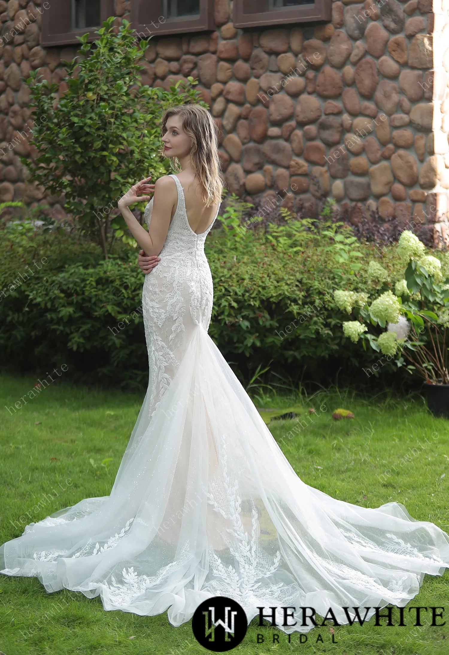 Stunning Mermaid Wedding Dress With Embroidered Appliqués