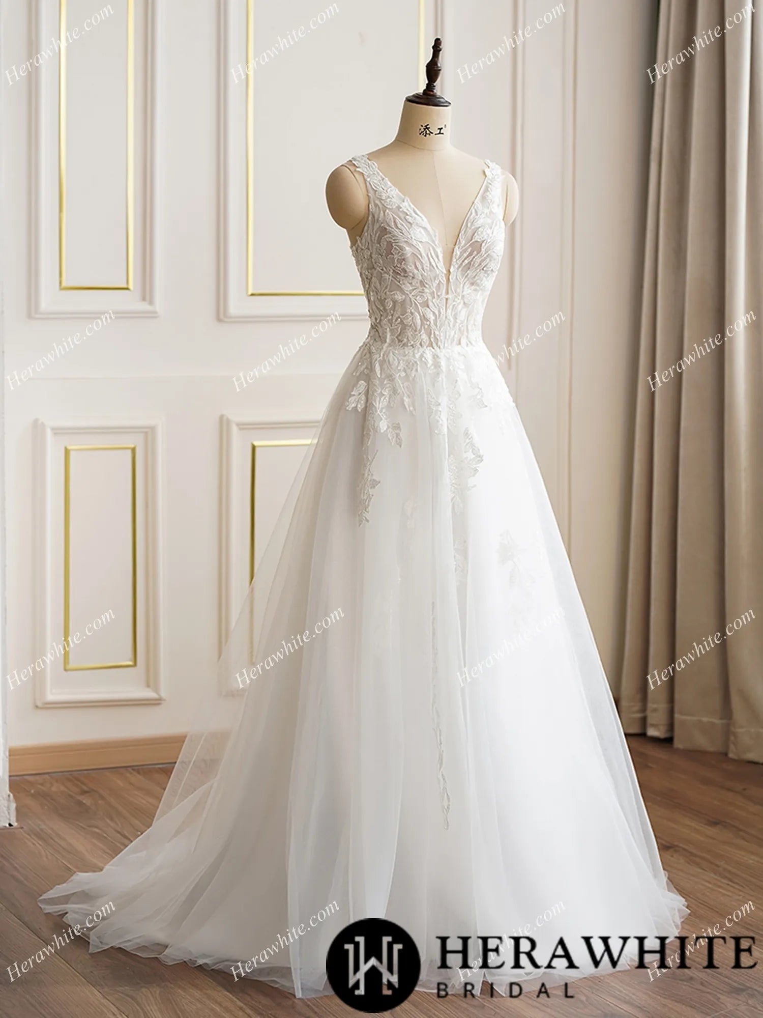Sexy Lace Plunging Neckline Sleeveless Bridal Gown