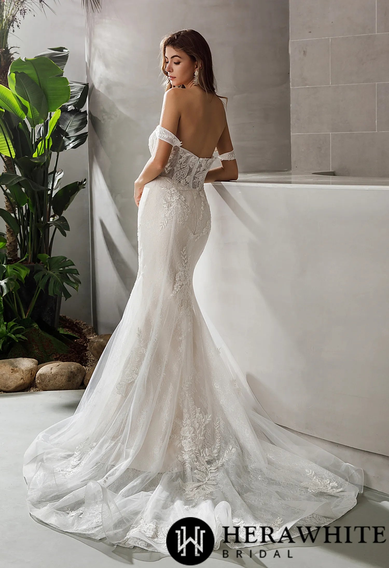 Romantic Sweetheart Neckline Bridal Gown With Illusion Bodice