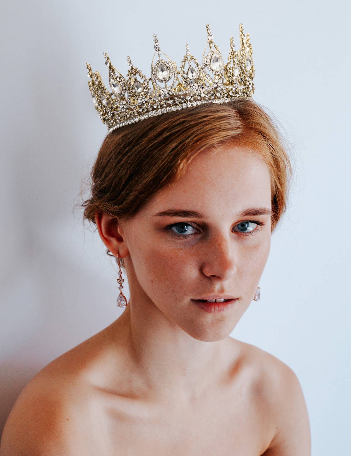 SWEETV Royal Queen Crown for Women: Antique Gold