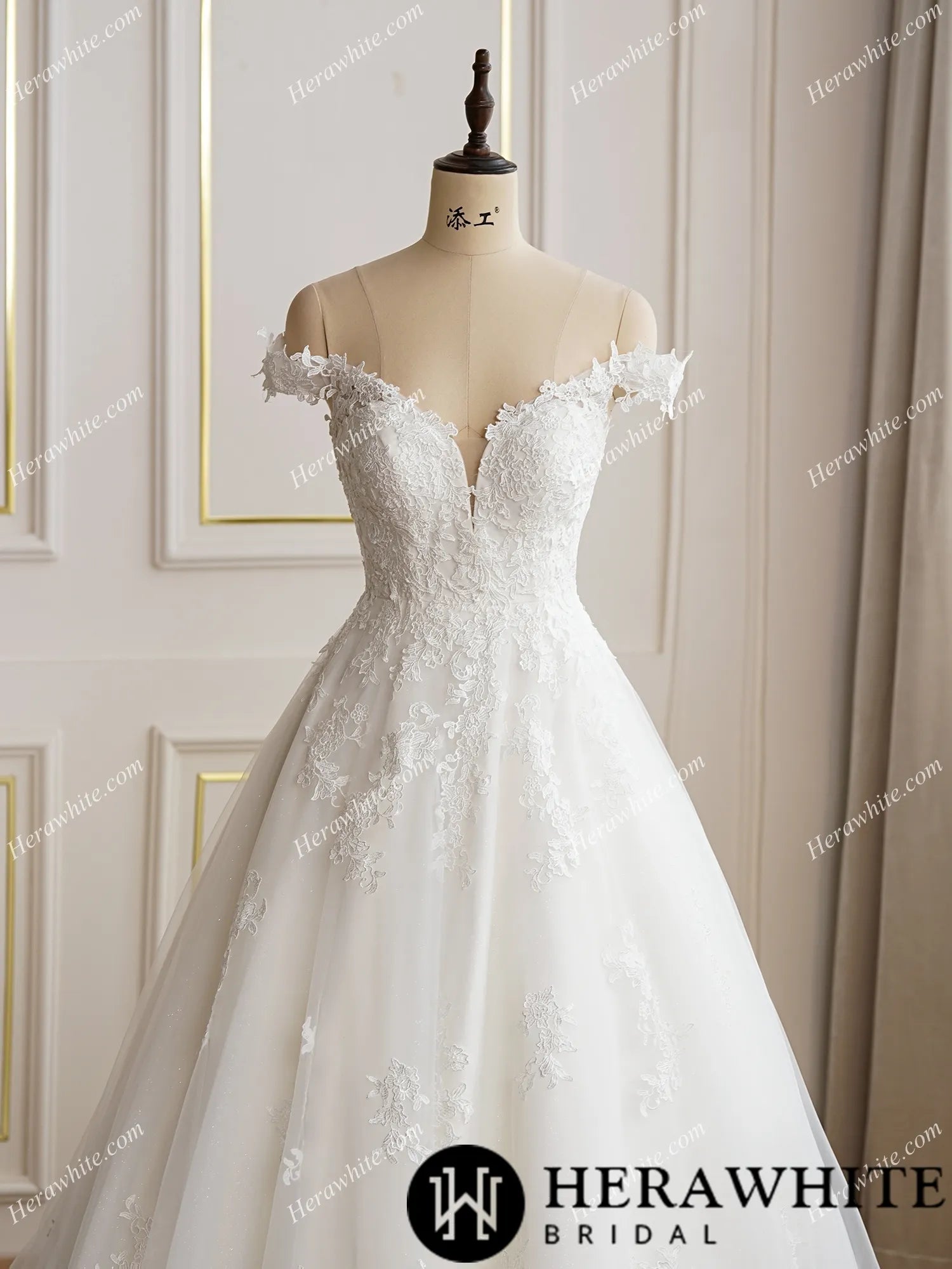 Elegant Lace A-line Wedding Dress With Off the Shoulder Sleeves