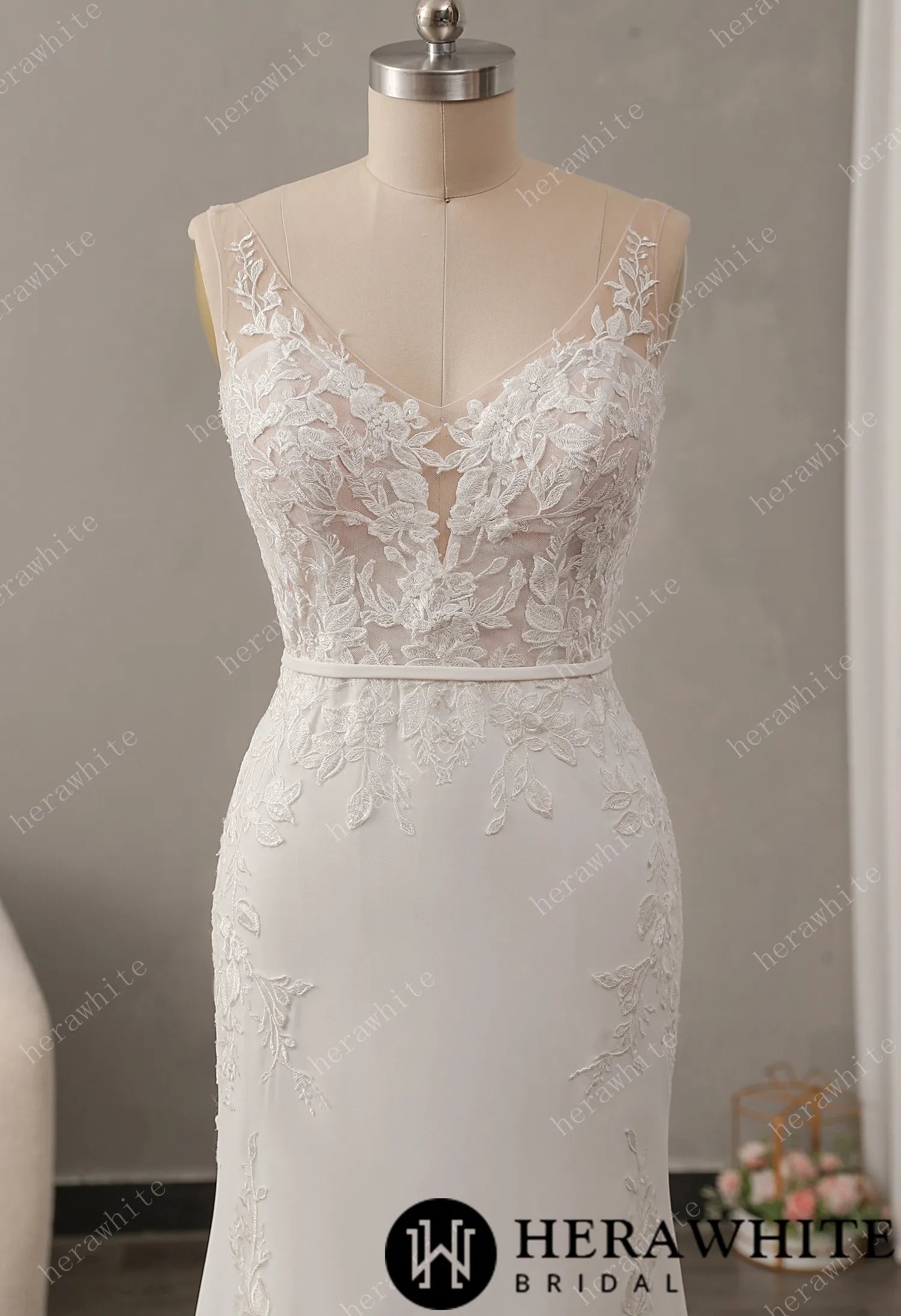 Romantic Lace Sheath Wedding Dress with Low Back
