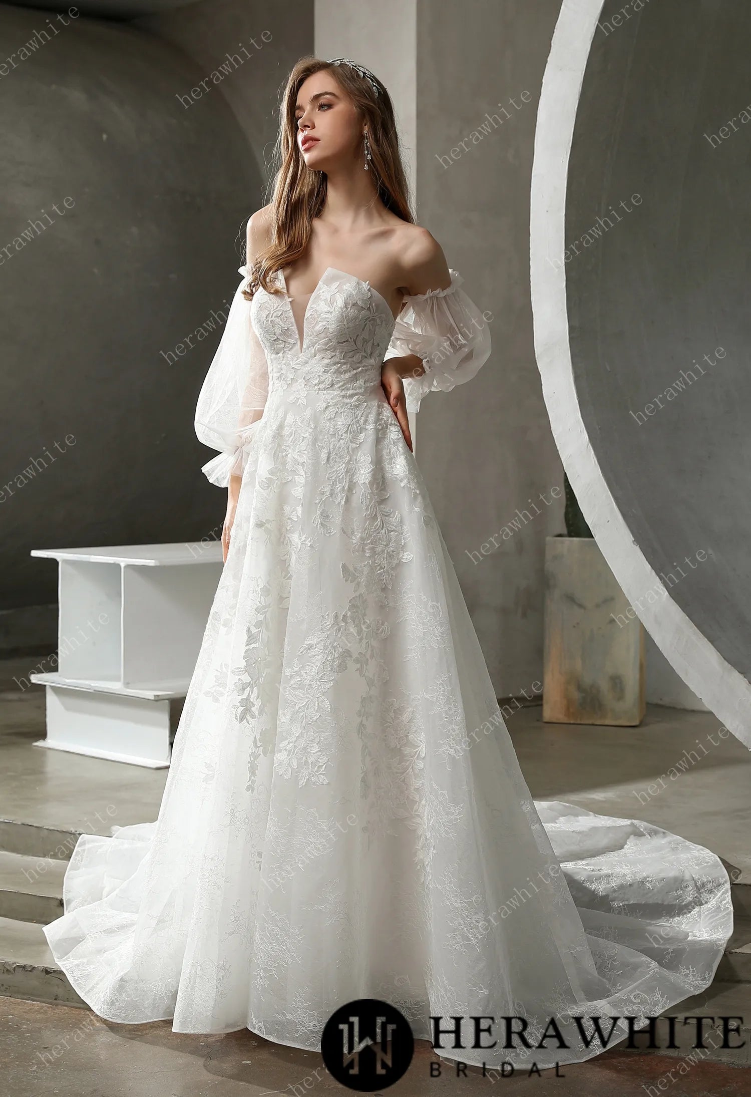 Romantic A-line Bridal Gown with Detachable Puff Sleeves