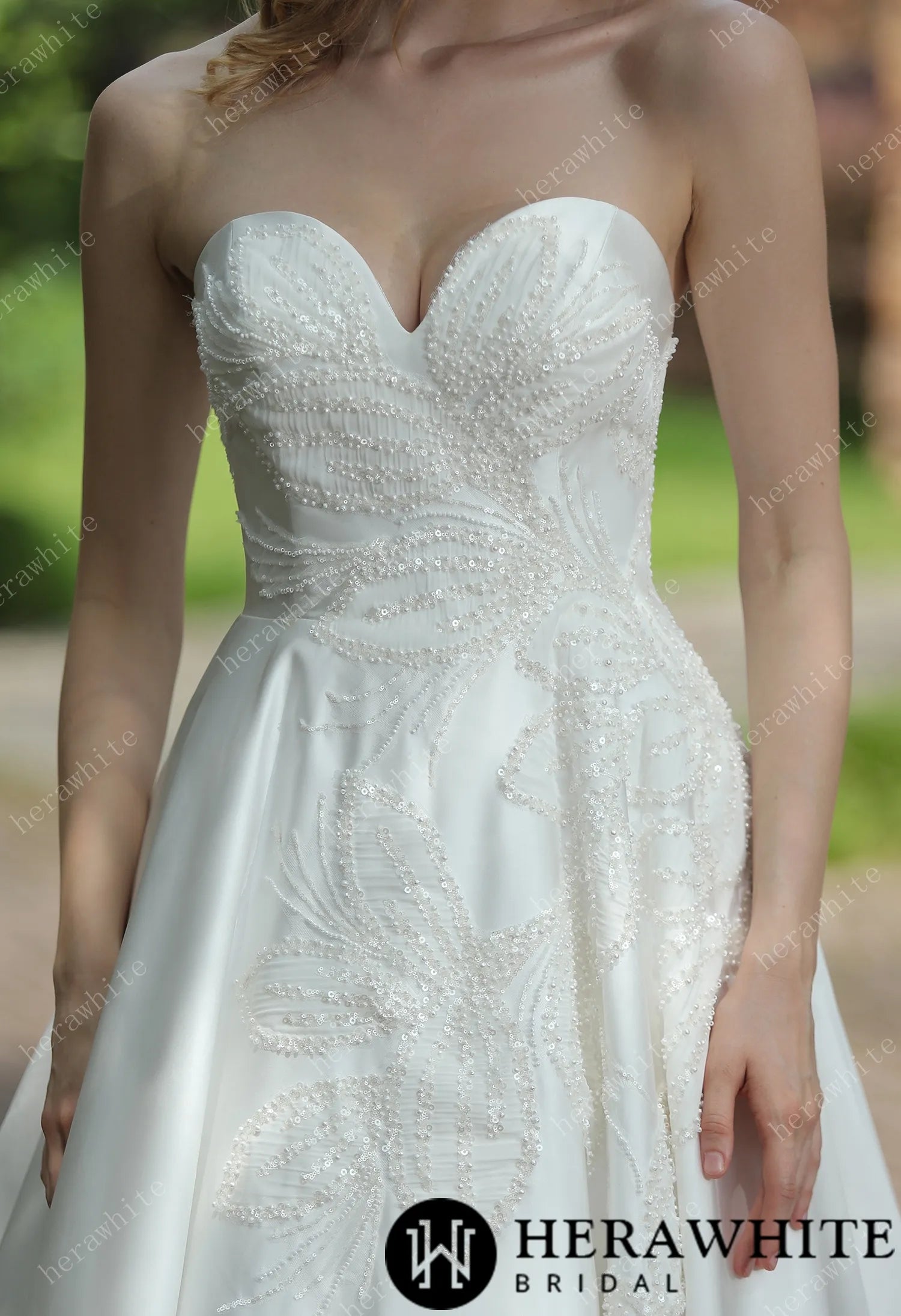 Classic Sweetheart Satin Wedding Dress With Detachable Pouf Sleeves