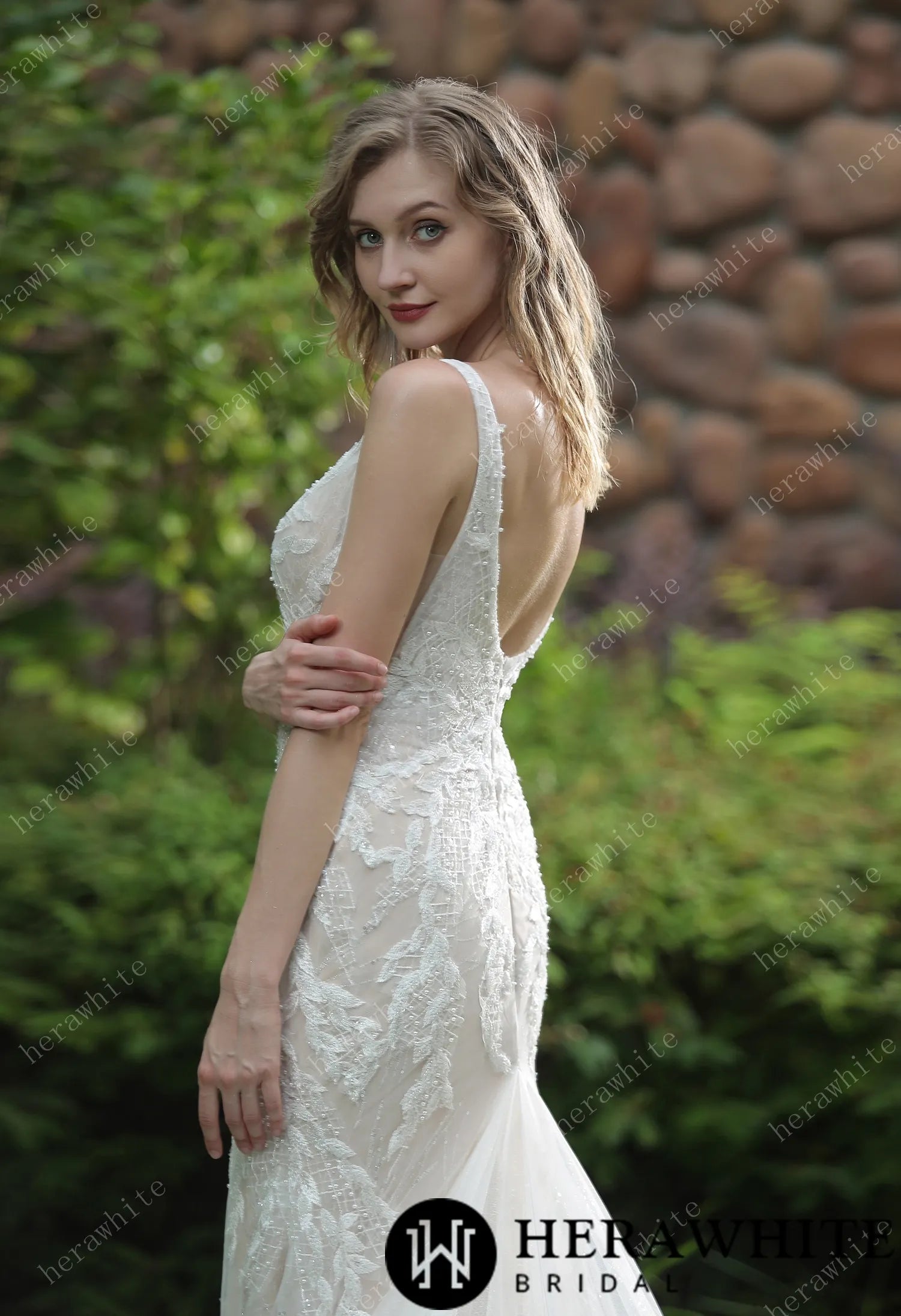 Stunning Mermaid Wedding Dress With Embroidered Appliqués