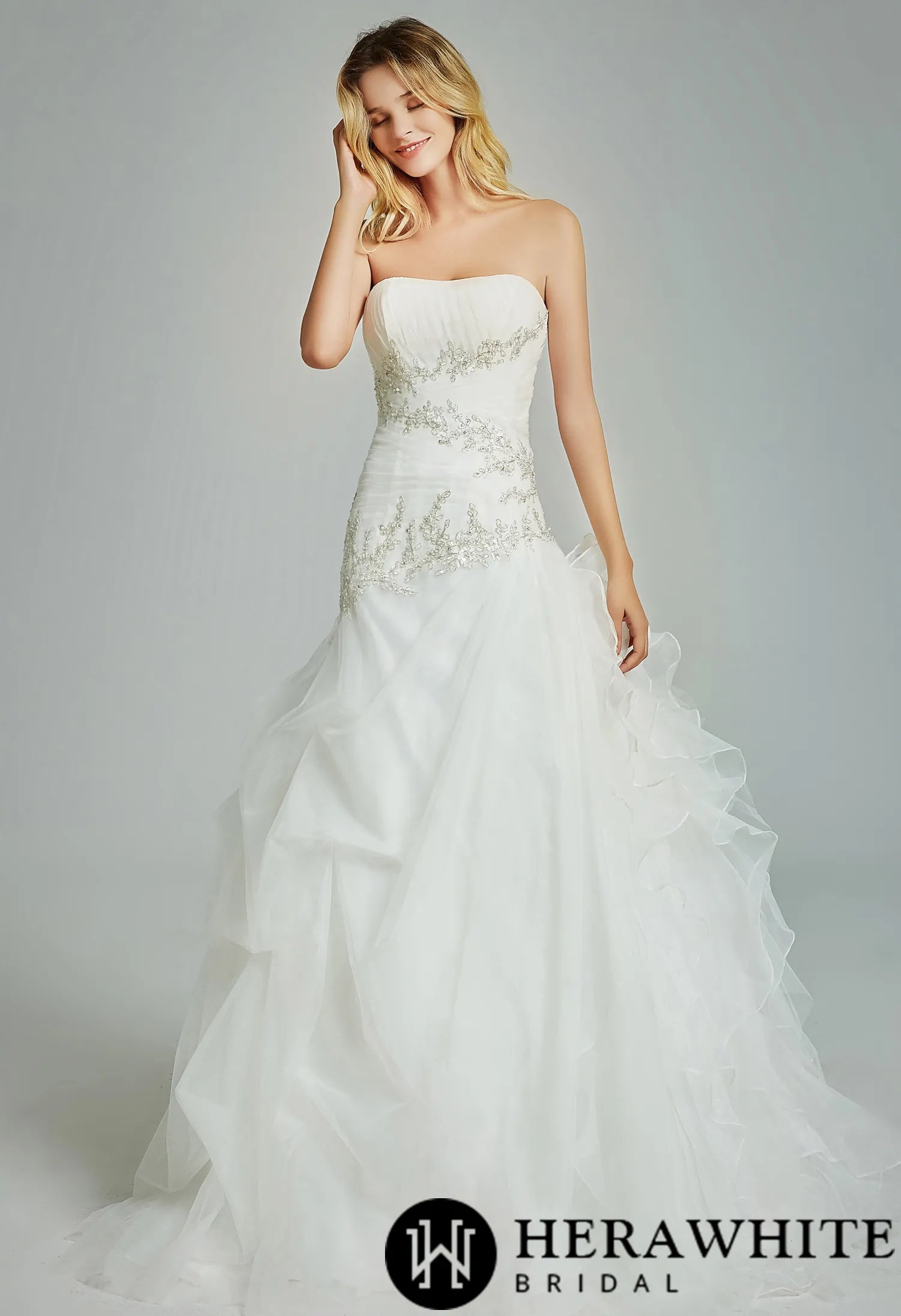 Strapless Pleating Wedding Dress With Ruffled Skirt