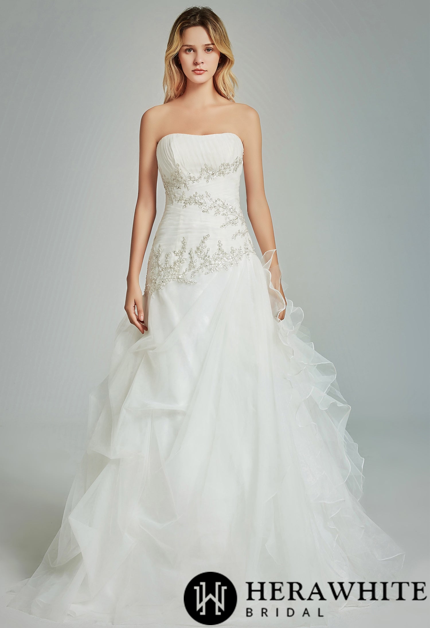 Strapless Pleating Wedding Dress With Ruffled Skirt