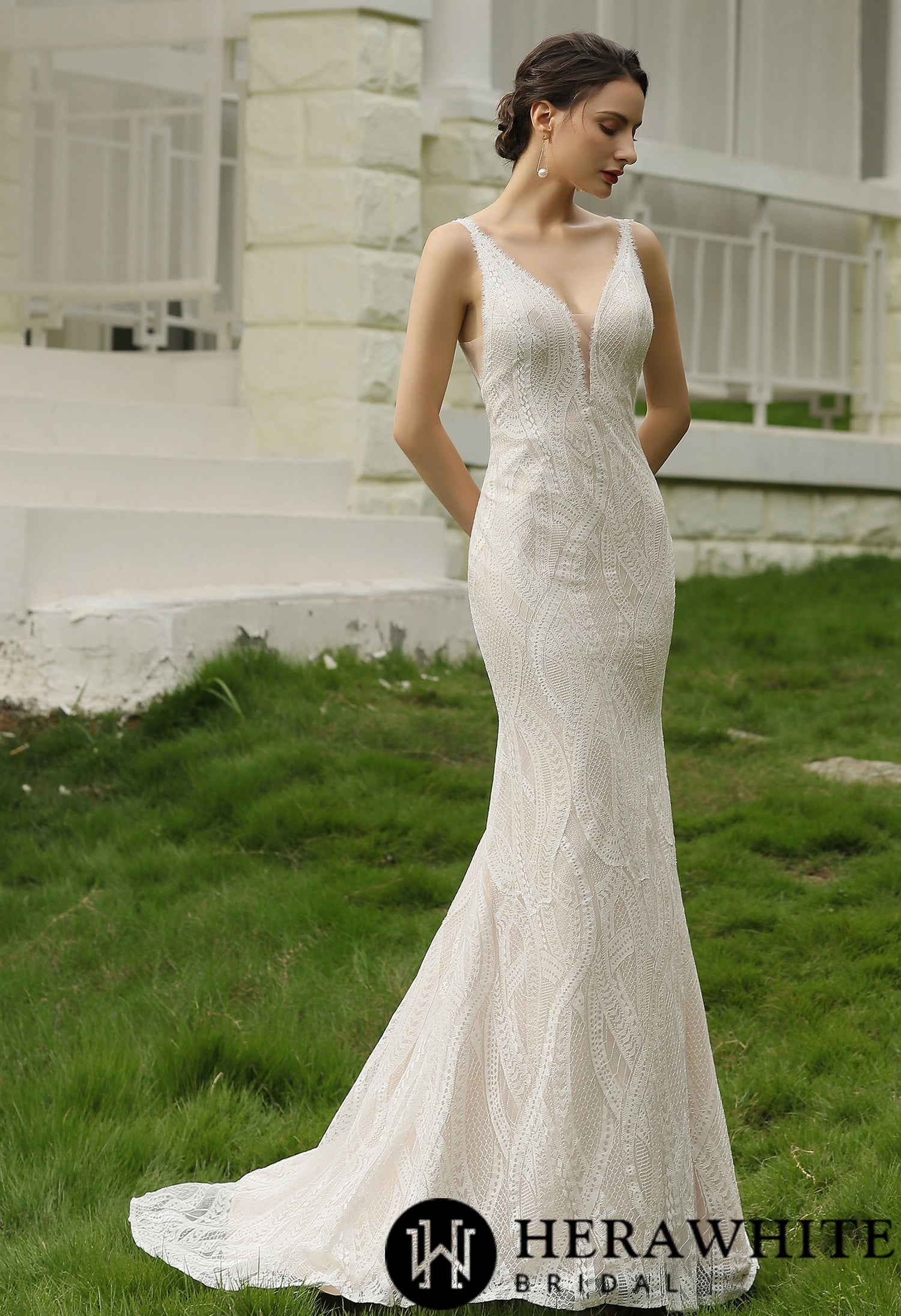 Slim and Sexy Wedding Gown With Illusion Back