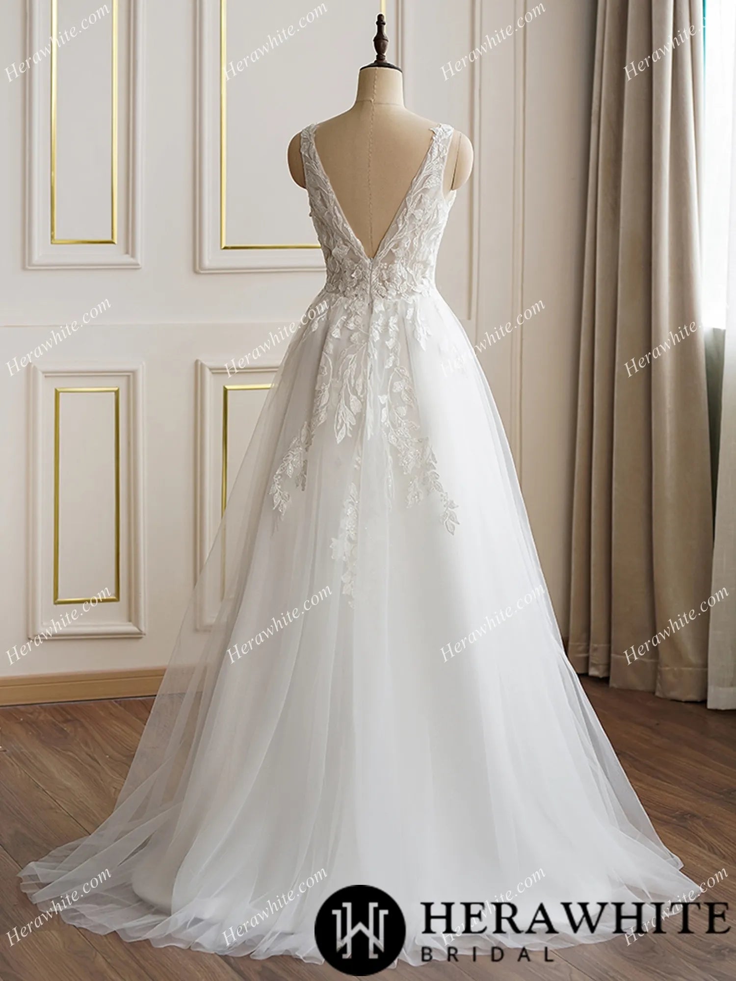 Sexy Lace Plunging Neckline Sleeveless Bridal Gown