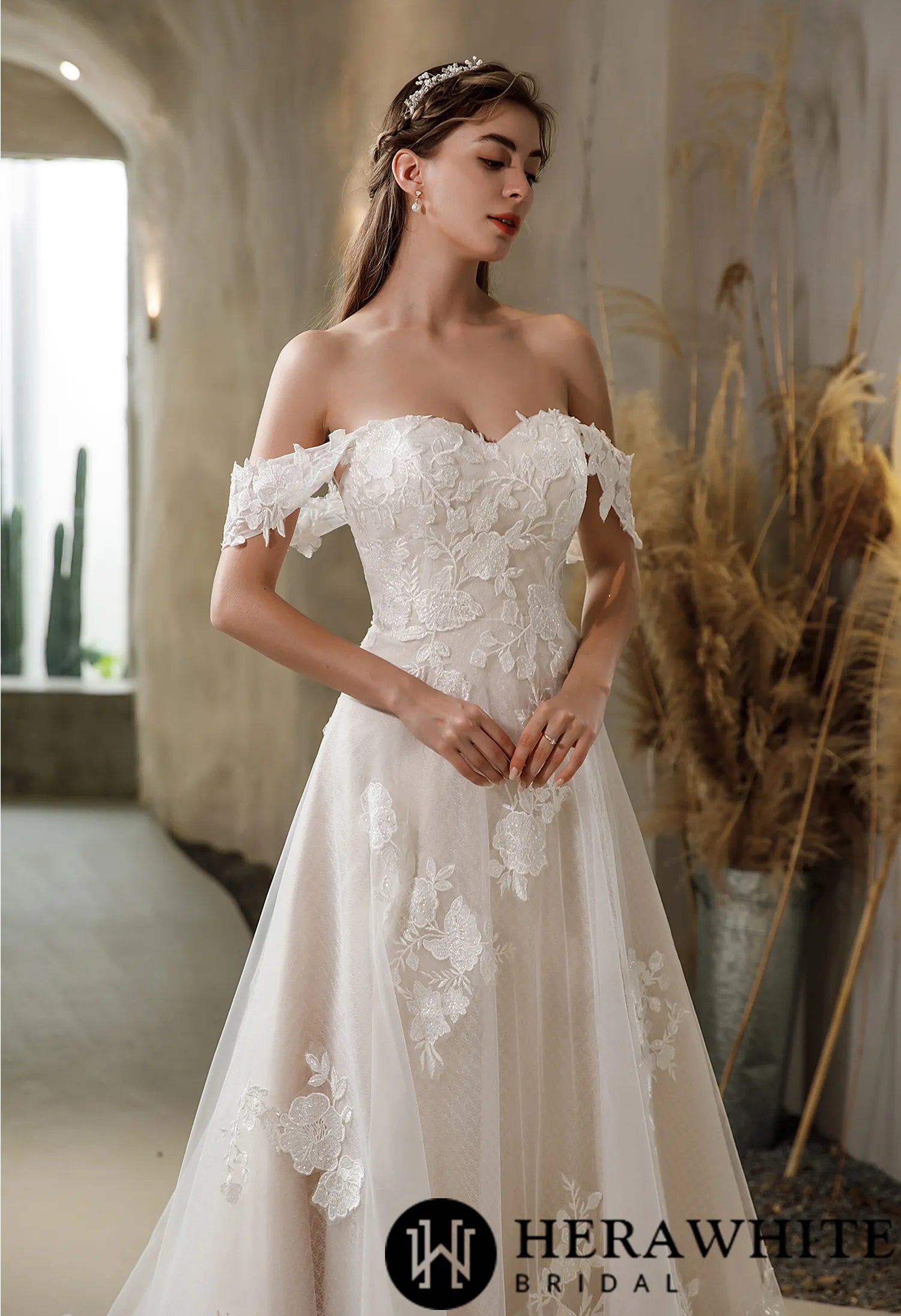 Floral Lace Wedding Dress With Detachable Off-the-Shoulder Straps
