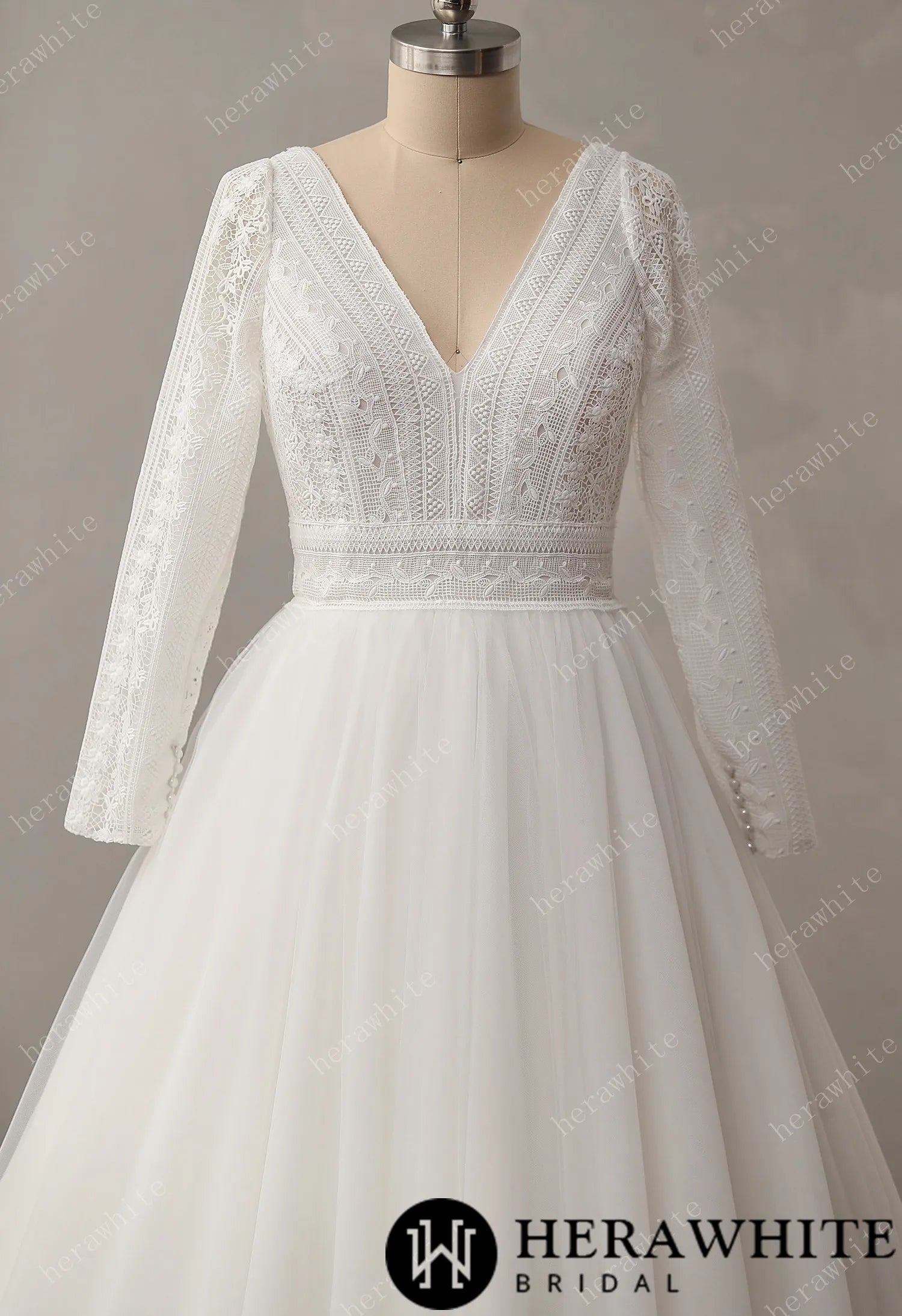 Graphlc Lace Boho Wedding Dress with Long Sleeve and V-Back