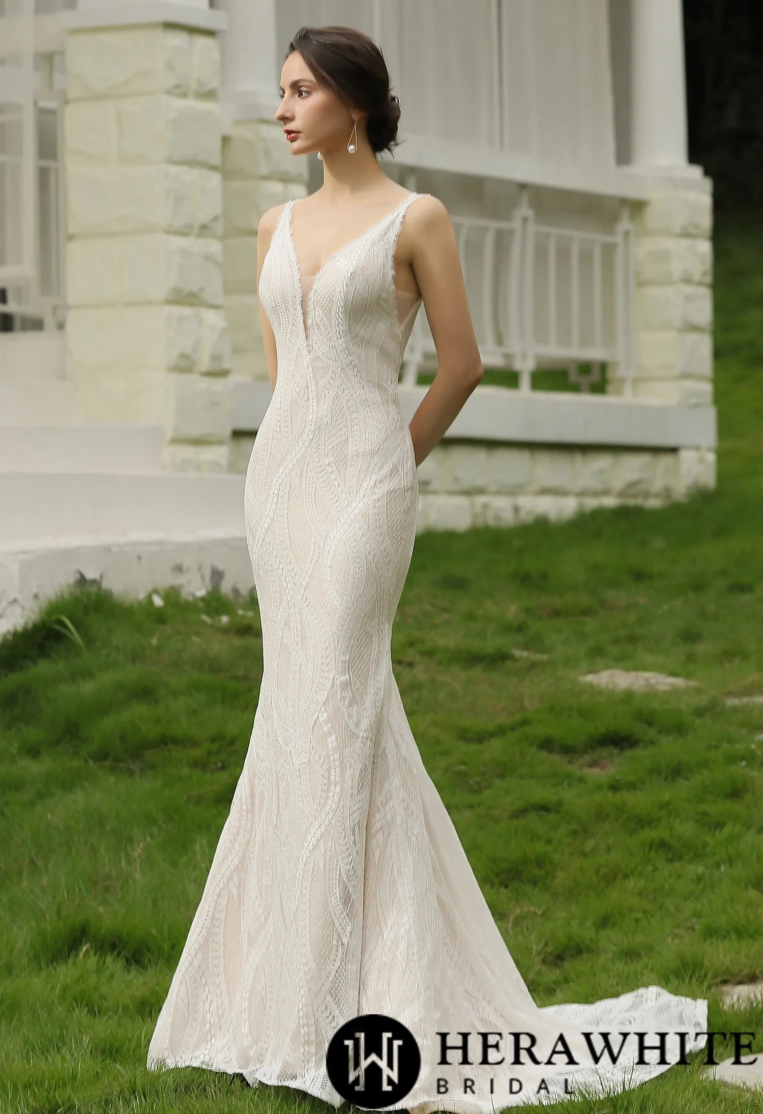 Slim and Sexy Wedding Gown With Illusion Back