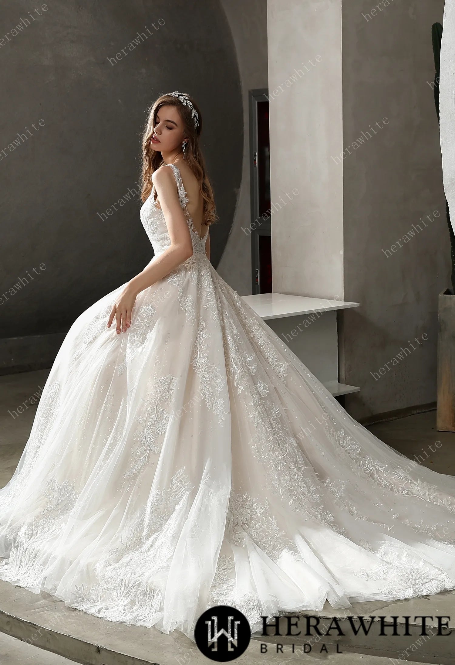 Stunning Tulle Lace Bridal Ball Gown with Glitter Tulle