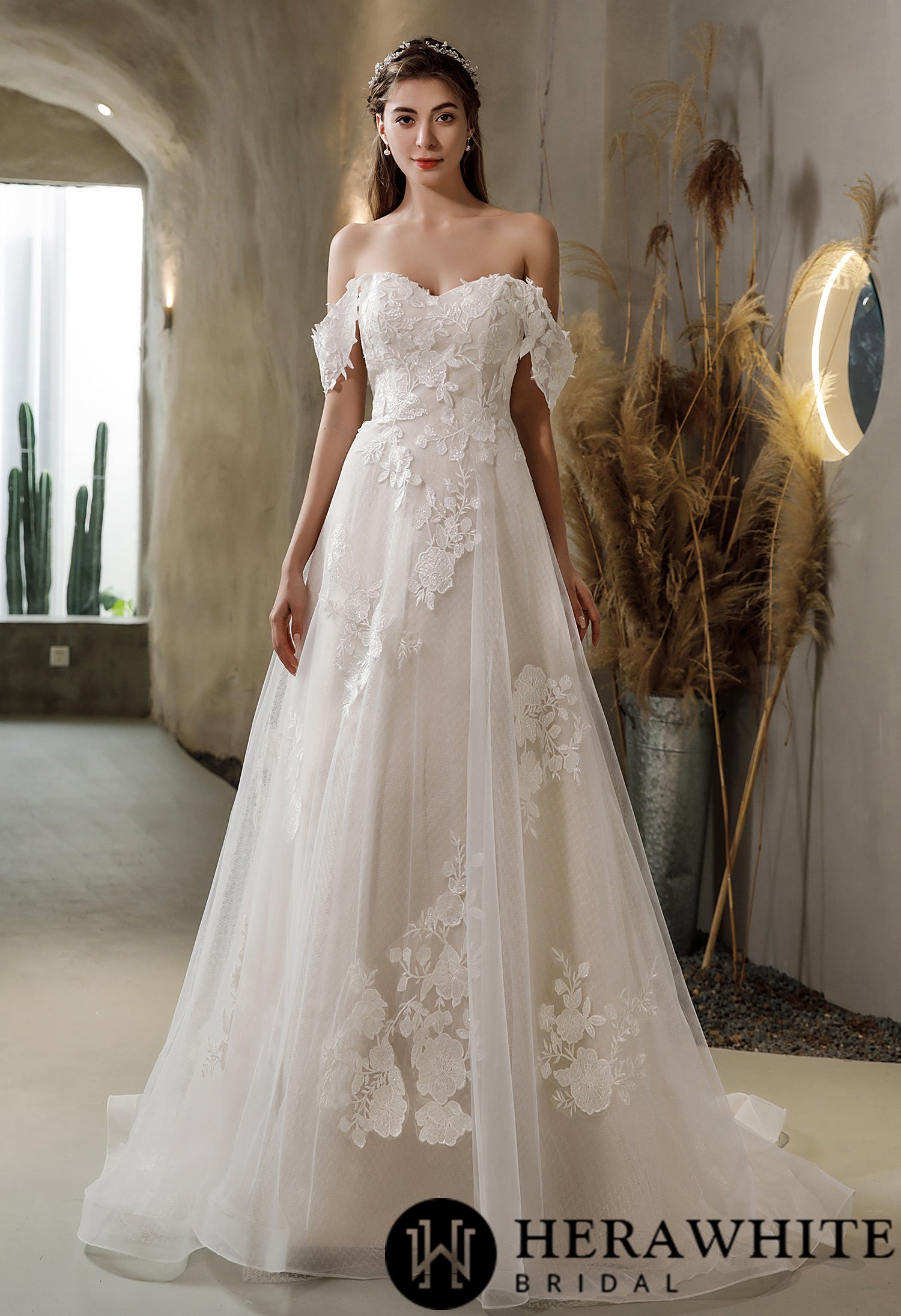 Floral Lace Wedding Dress With Detachable Off-the-Shoulder Straps