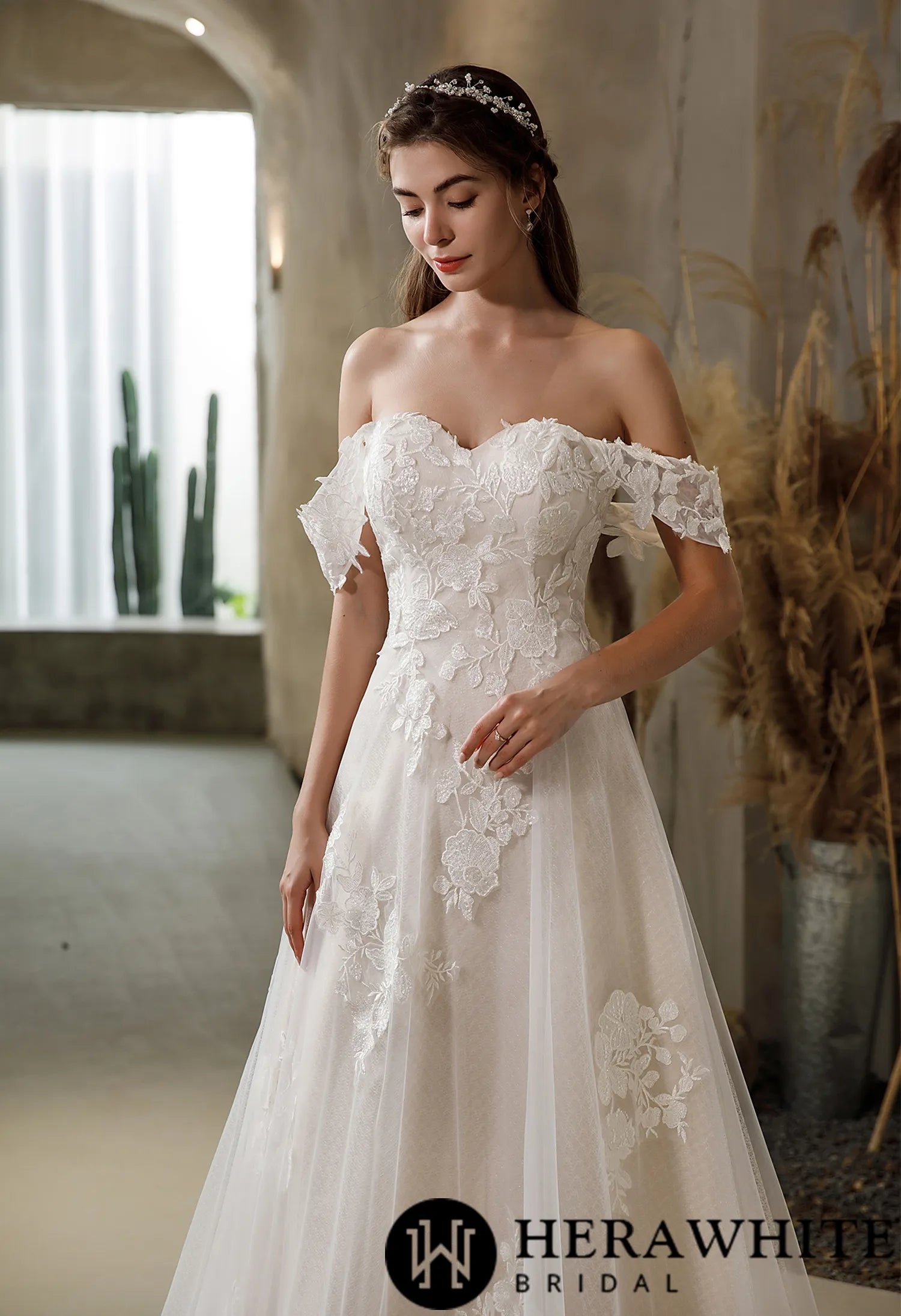 Floral Lace Wedding Dress With Detachable Off-the-Shoulder Straps
