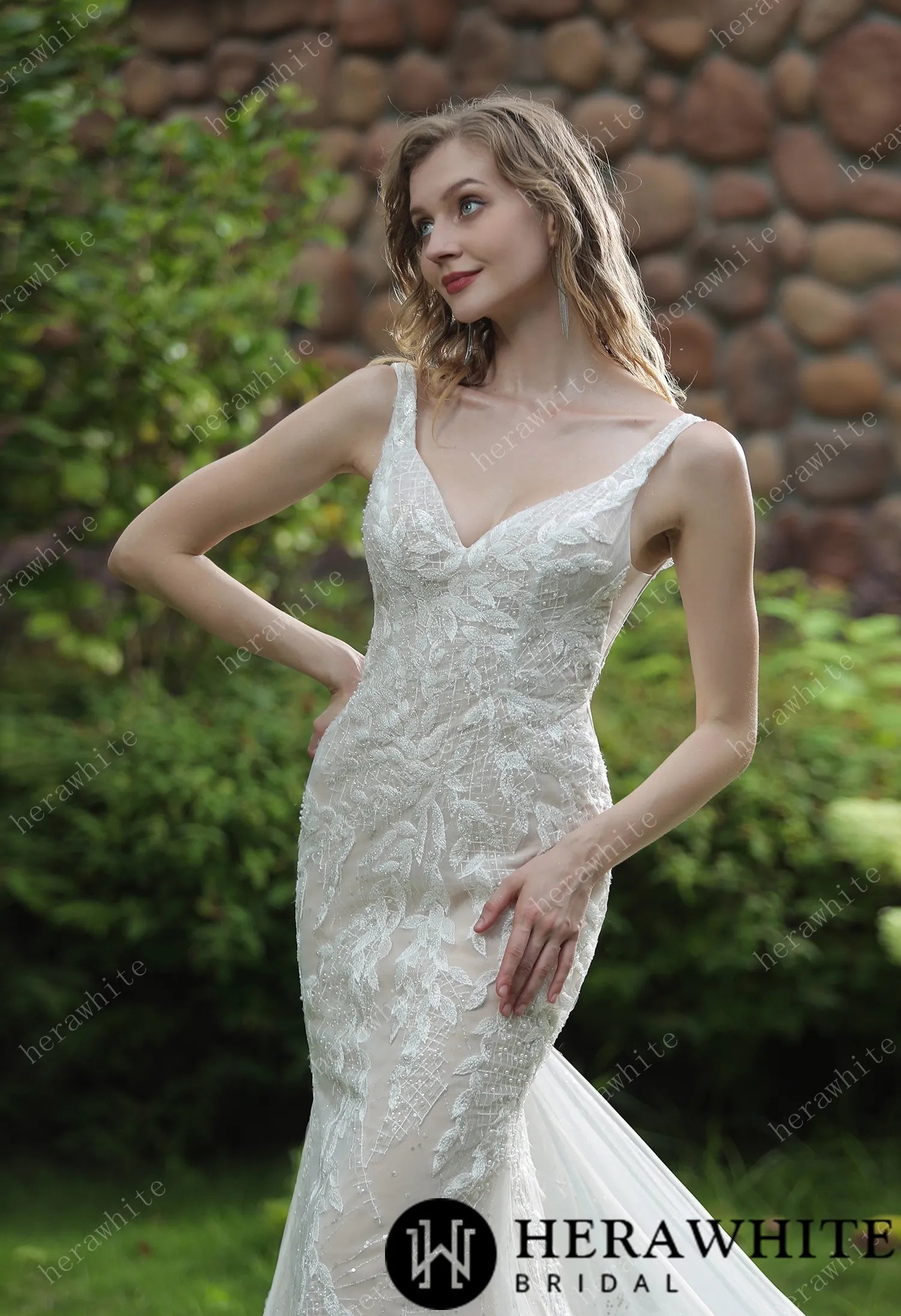 Stunning Mermaid Wedding Dress With Embroidered Appliqués