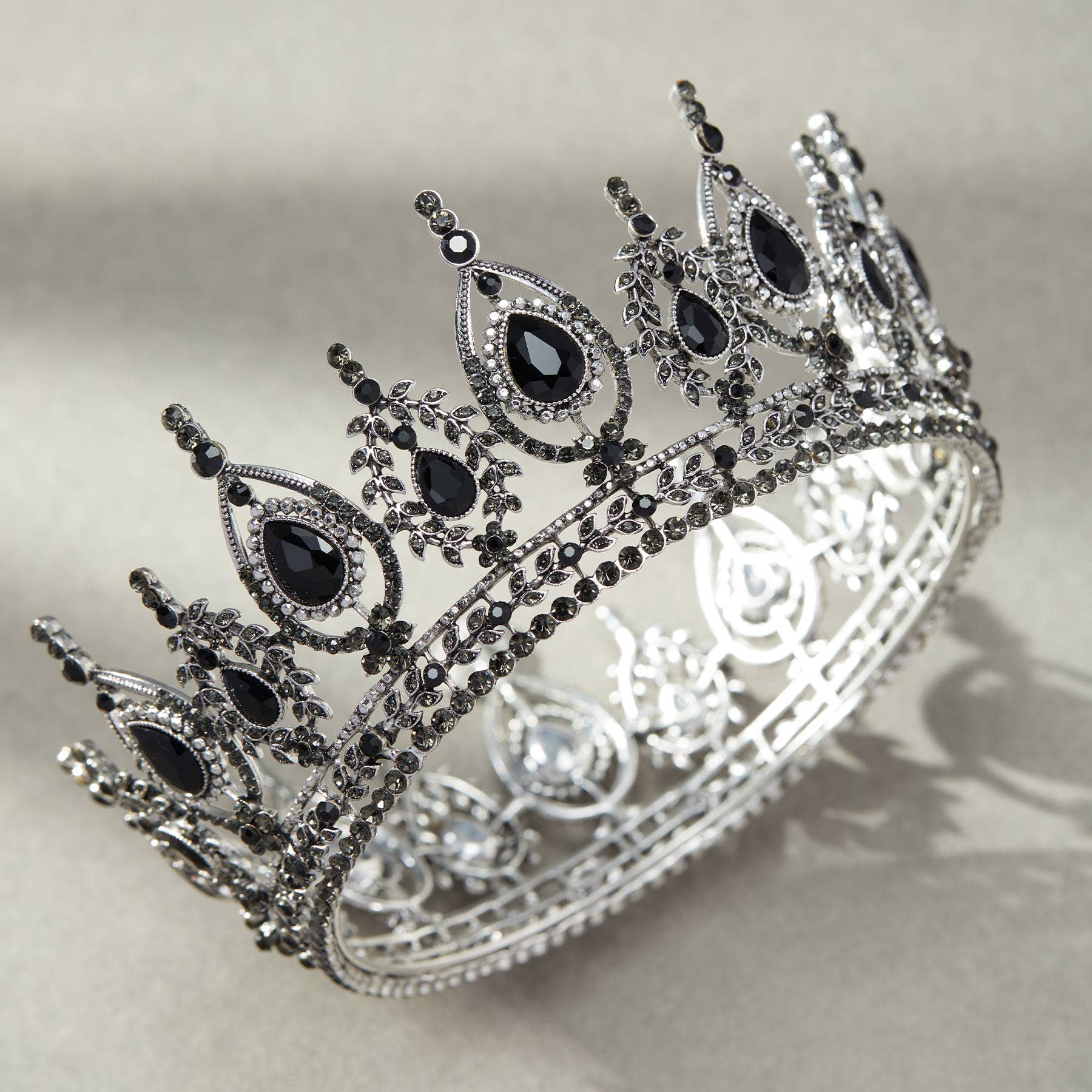 SWEETV Royal Queen Crown for Women: Antique Gold