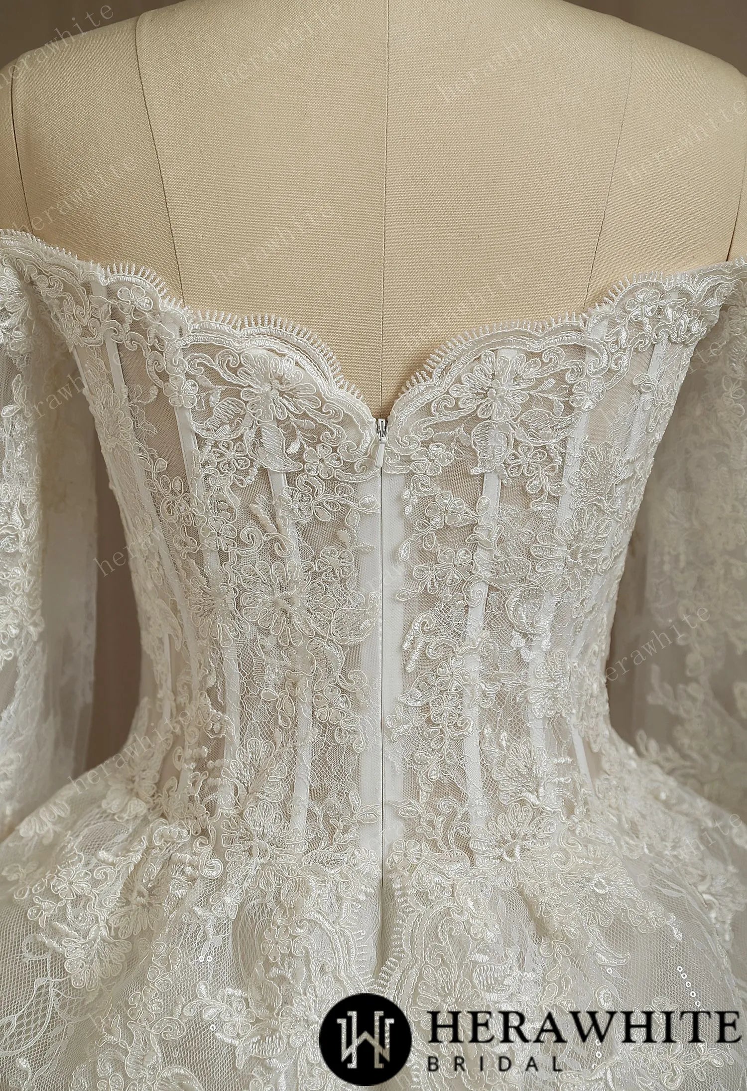Short Lace Wedding Dresses With Long Sleeve