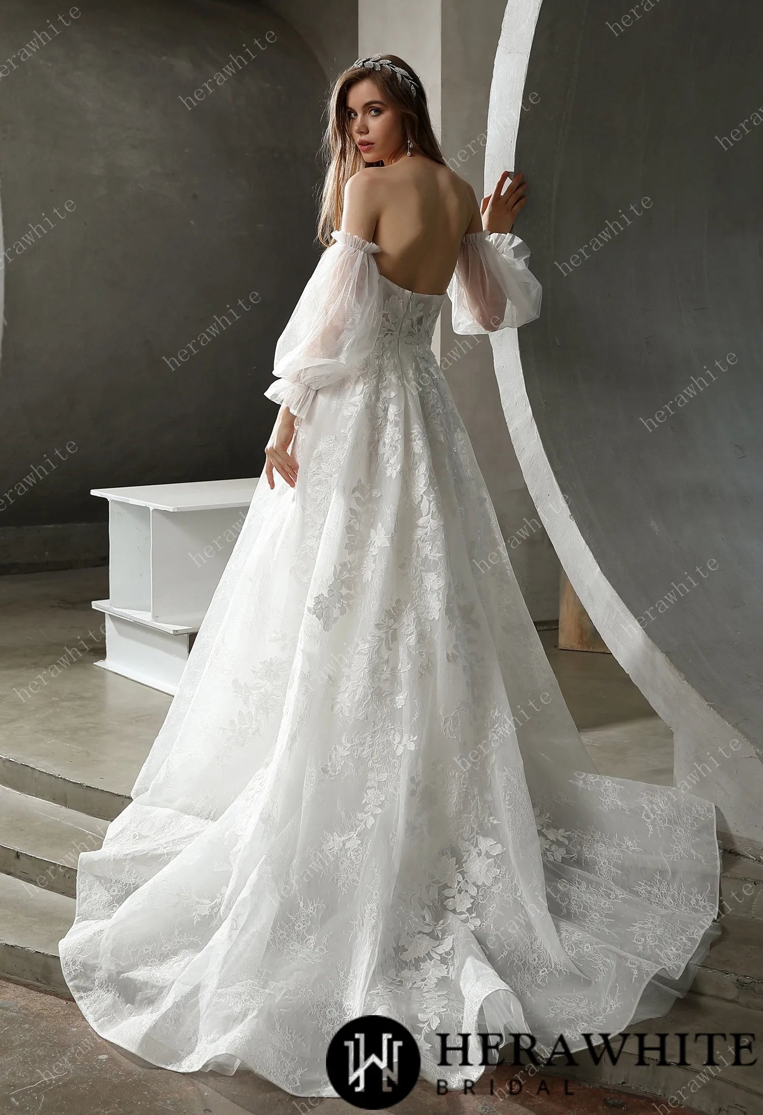 Romantic A-line Bridal Gown with Detachable Puff Sleeves
