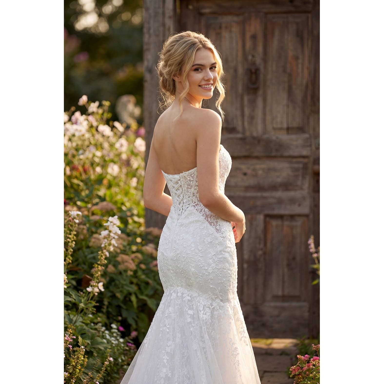STRAPLESS LACE MERMAID GOWN WITH FLARED HEM