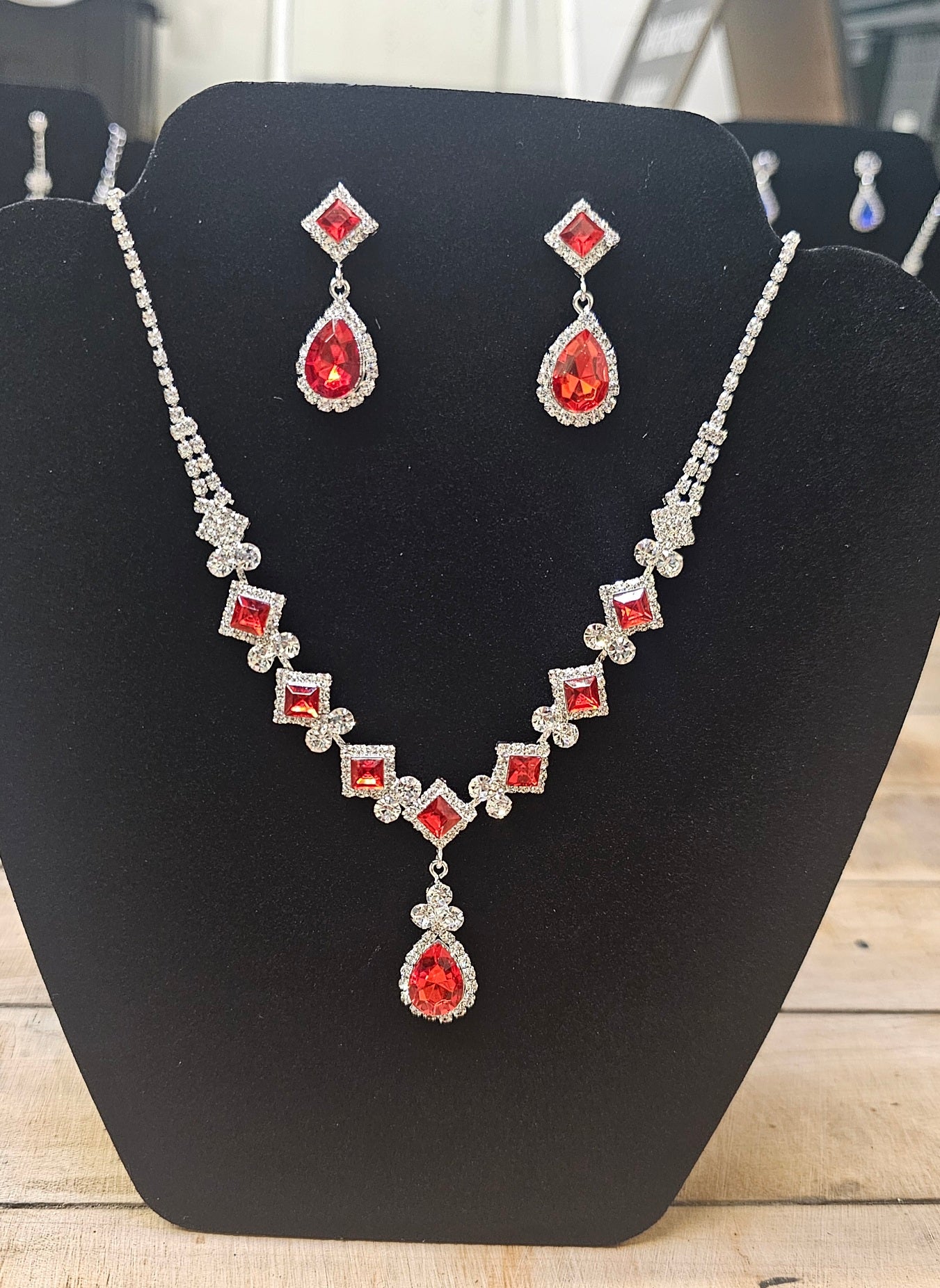 Formal jewelry (1)