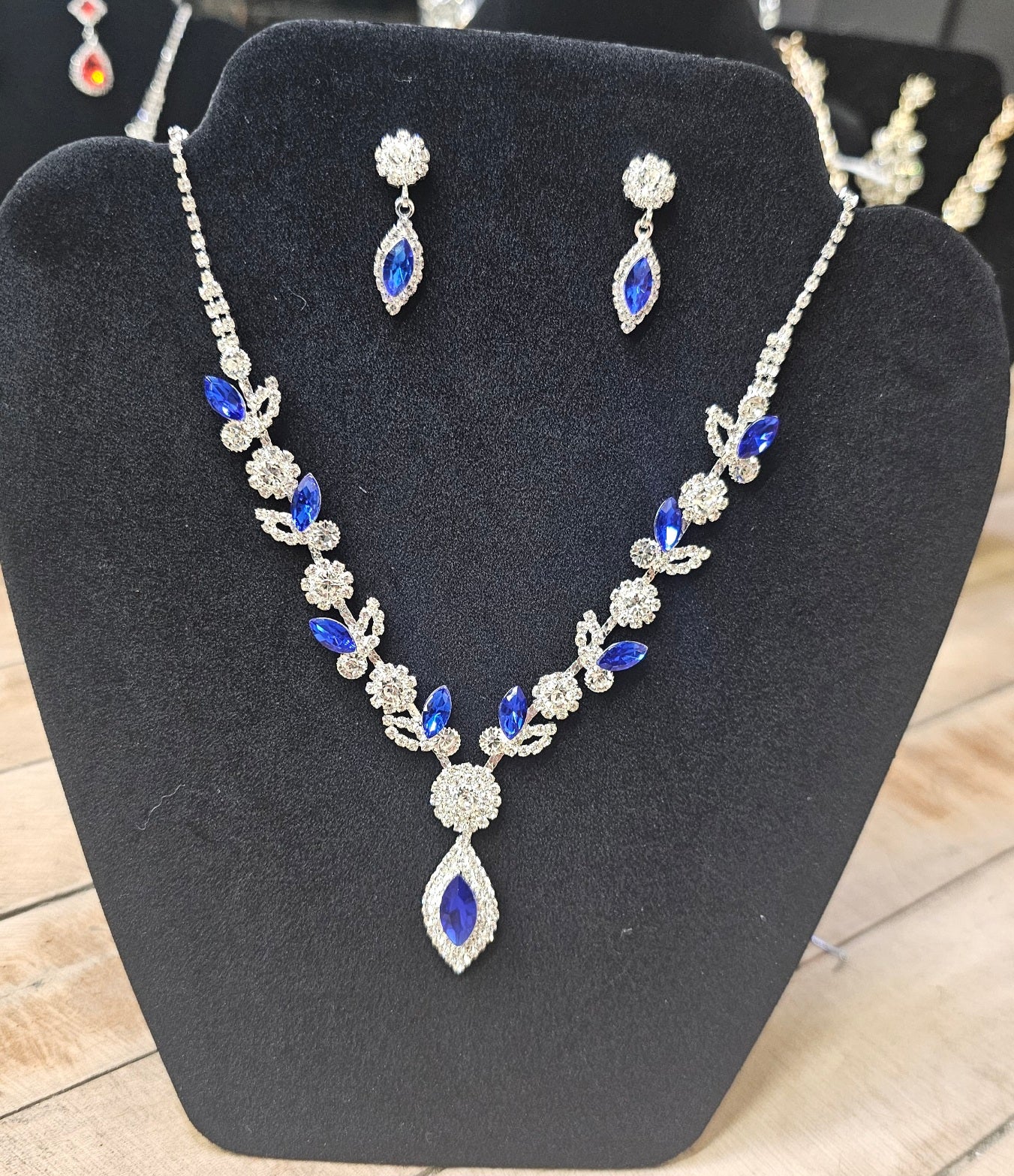 Formal jewelry (1)