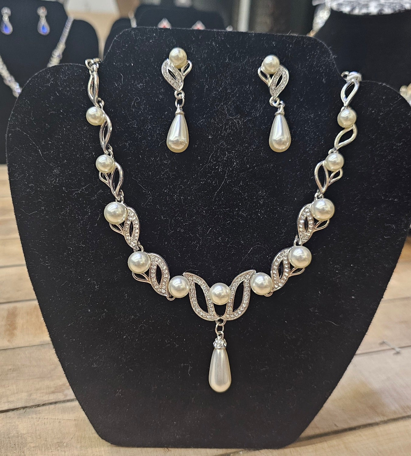 Formal jewelry (1)