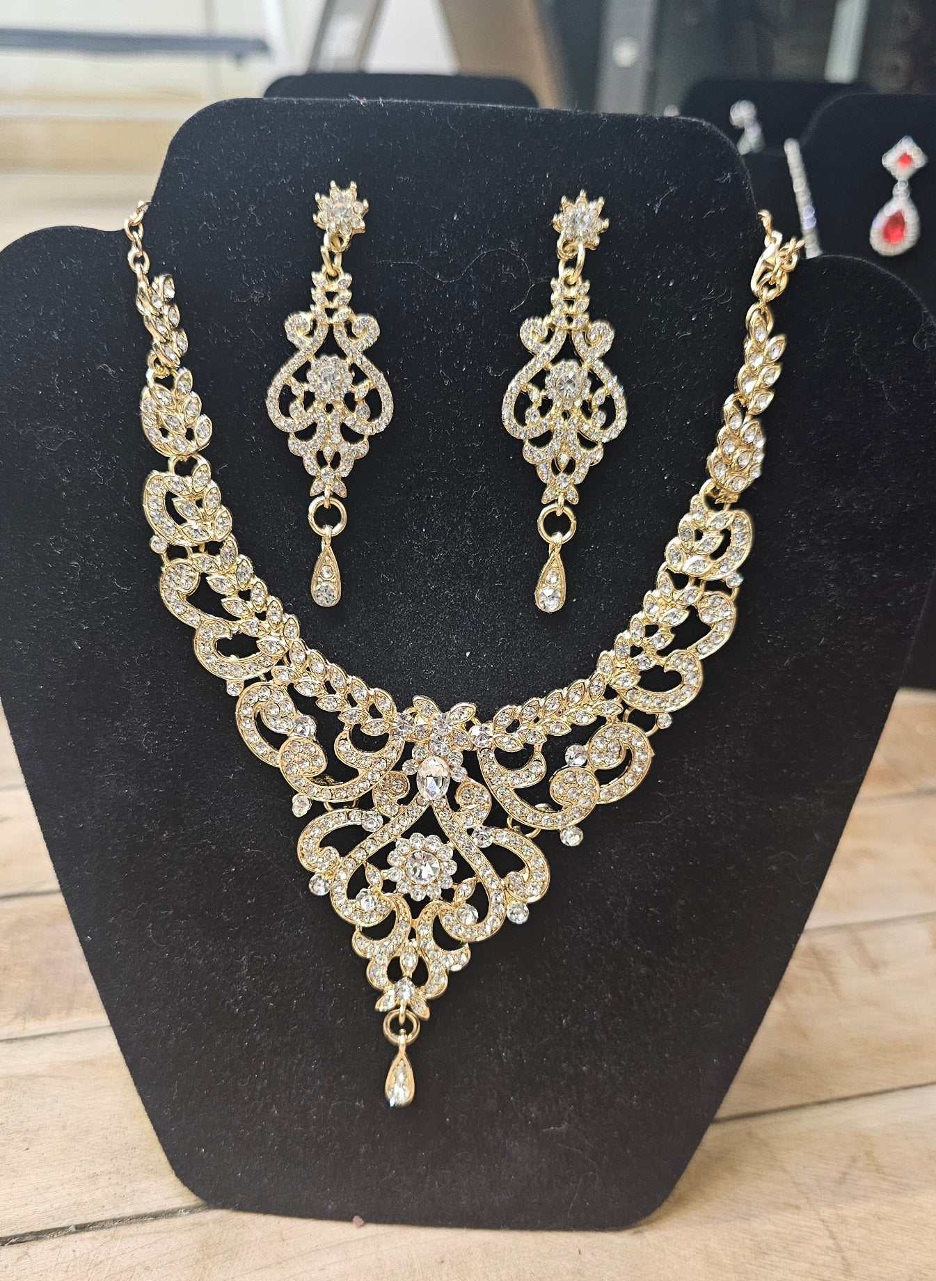 Formal jewelry (1)