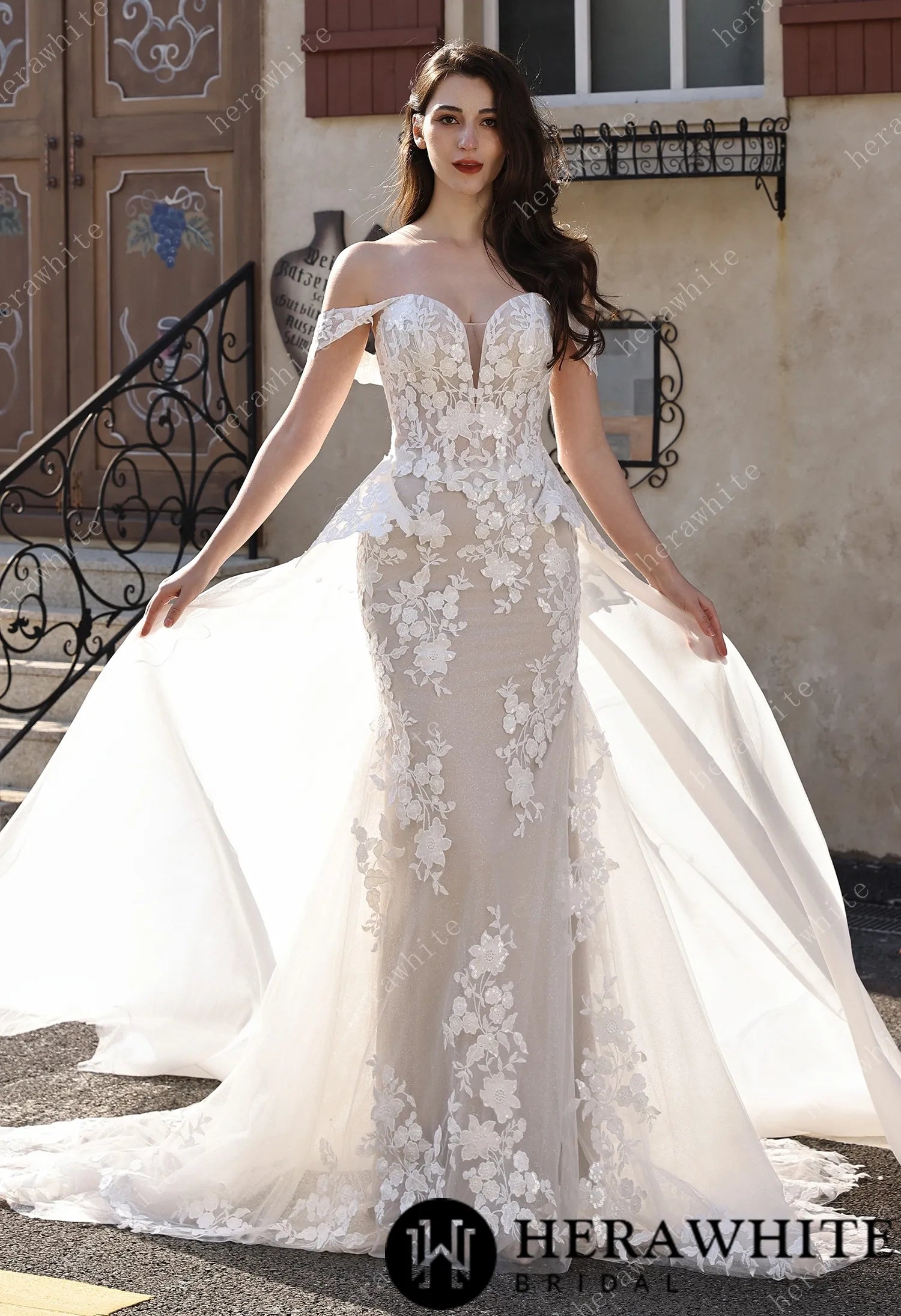 Sweetheart Neckline Floral Lace Mermaid Wedding Dress With Scarf & Optional Overskirt HW3801