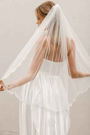 Pearl Beaded Edge Veil V006