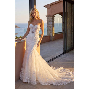 STRAPLESS LACE MERMAID GOWN WITH FLARED HEM