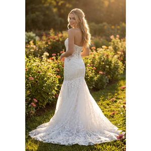 STRAPLESS LACE MERMAID GOWN WITH FLARED HEM