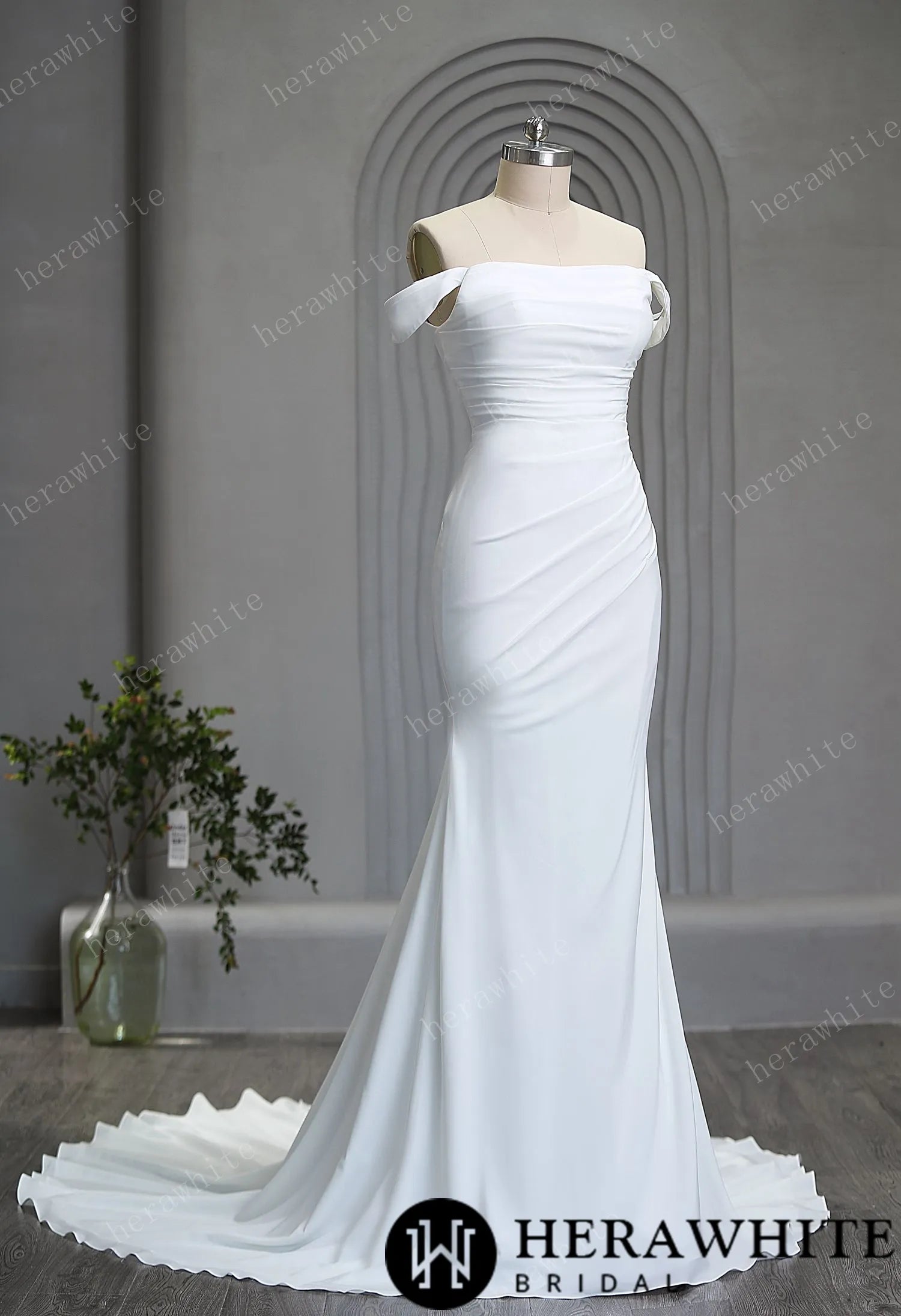 Classic Crepe Wedding Dress With Off-the-shoulder Straps