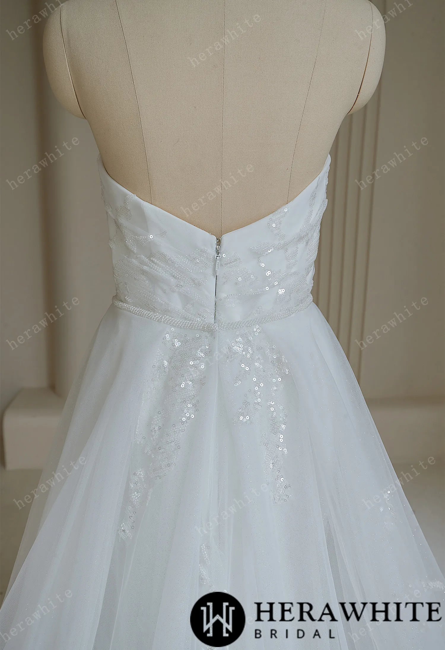 Elegant Sequined Wedding Dress With Detachable Train