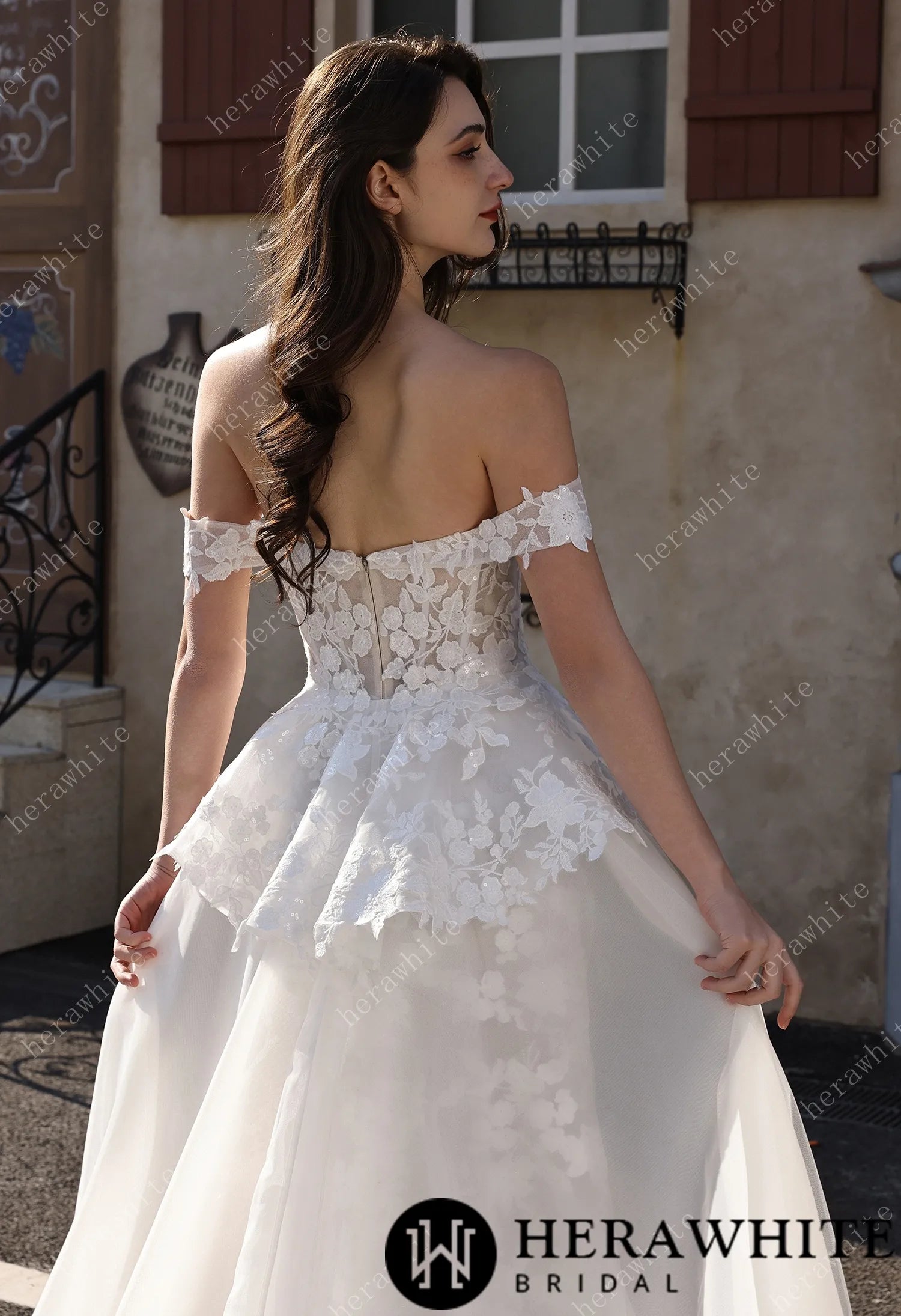 Sweetheart Neckline Floral Lace Mermaid Wedding Dress With Scarf & Optional Overskirt HW3801