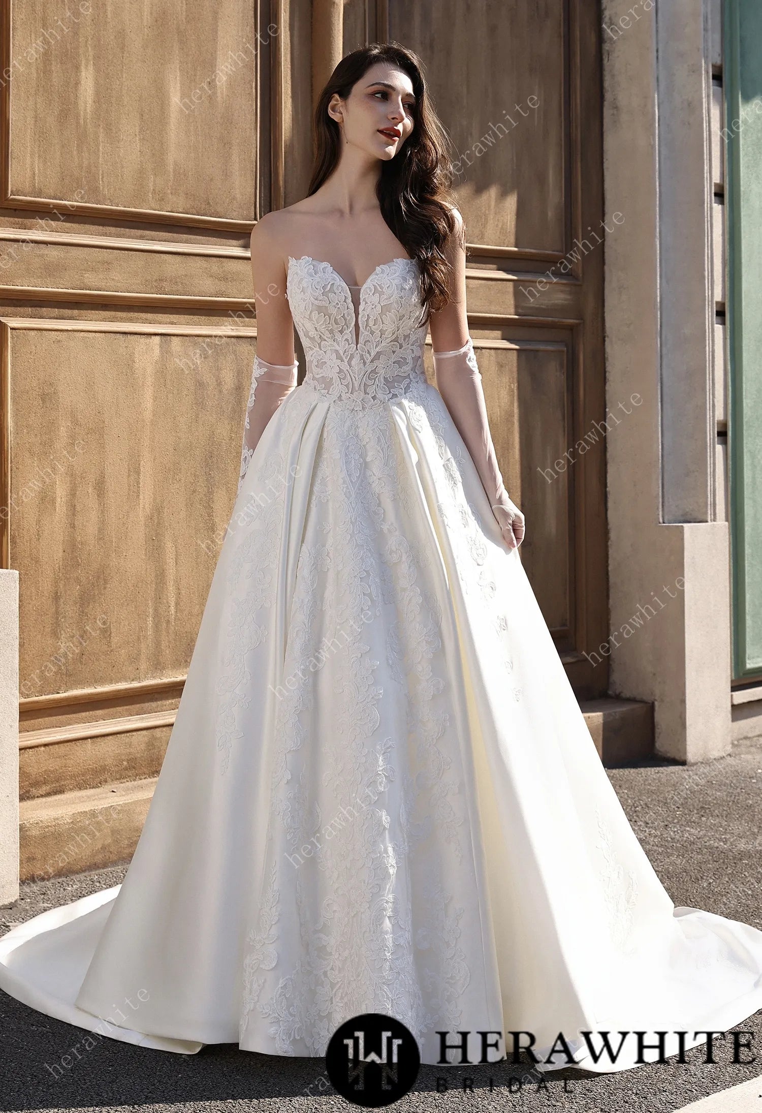 Strapless Sweetheart Bridal Gown With Luxurious Satin Wedding Dress HW3821
