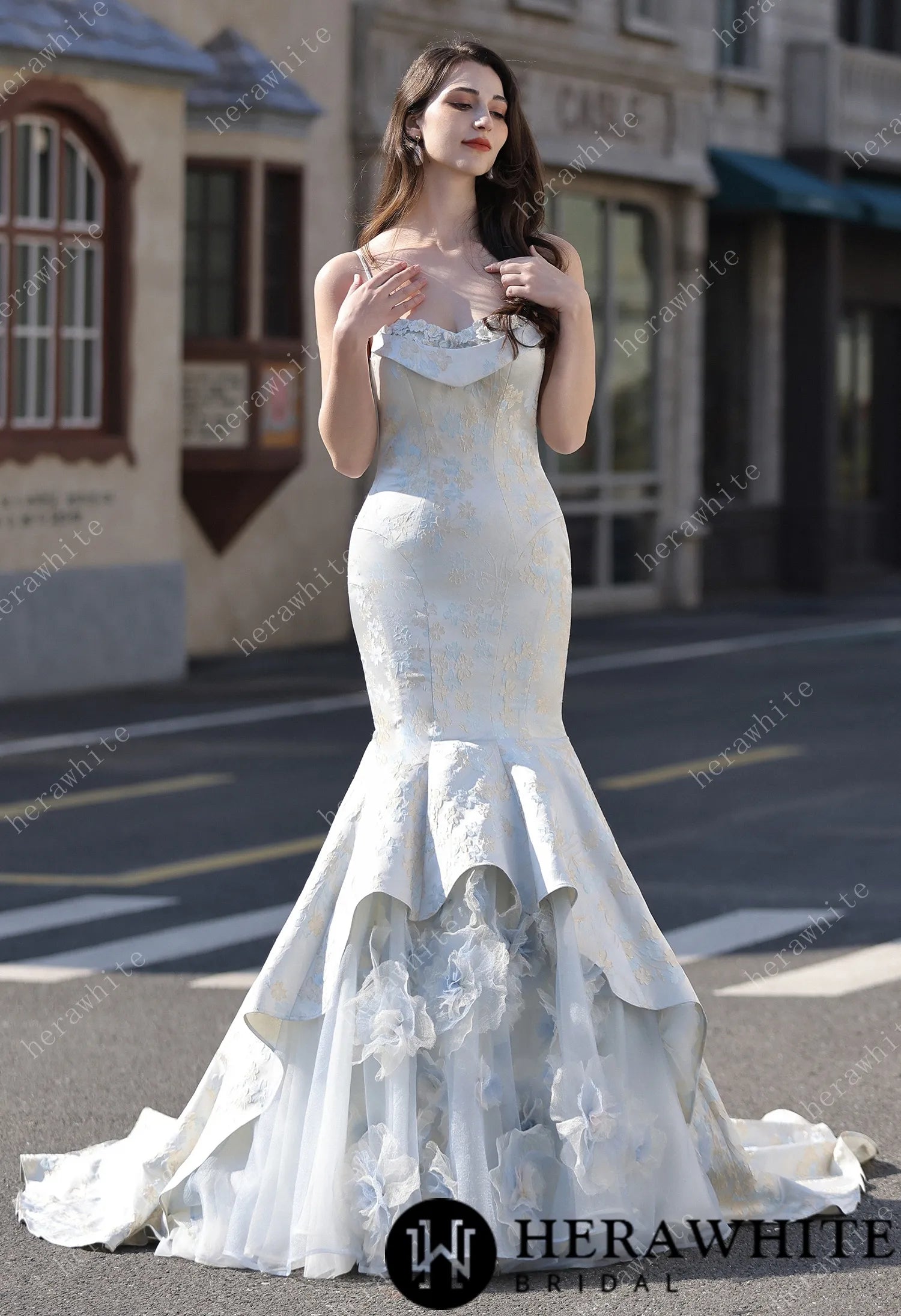 Jacquard Mermaid Bridal Gown with Exquisite Handmade Flowers HW3808