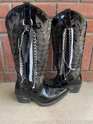 Black and white boot bow charms