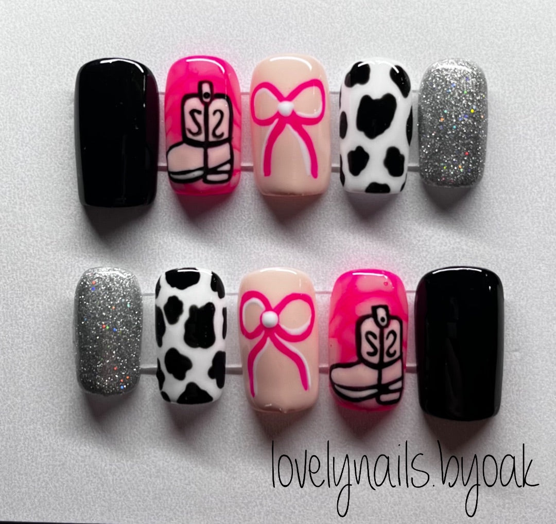 Bows & Boots