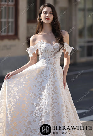 Romantic Off-the-Shoulder  Princess Dress In Floral Lace HW3824