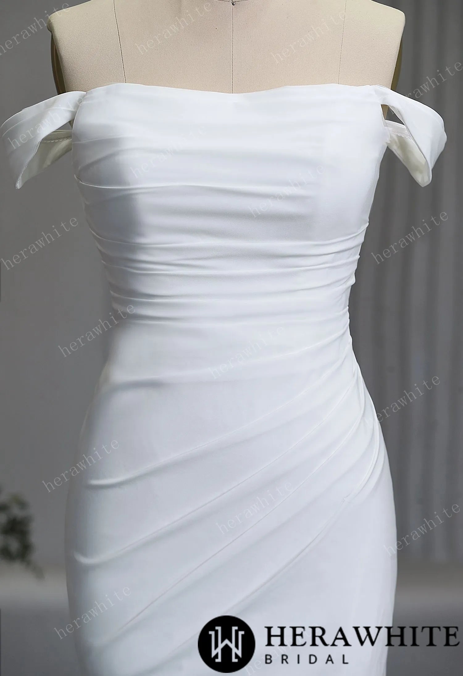 Classic Crepe Wedding Dress With Off-the-shoulder Straps
