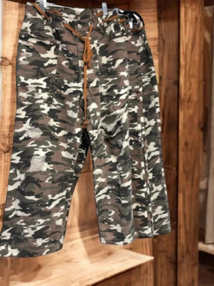 Belted camo pants