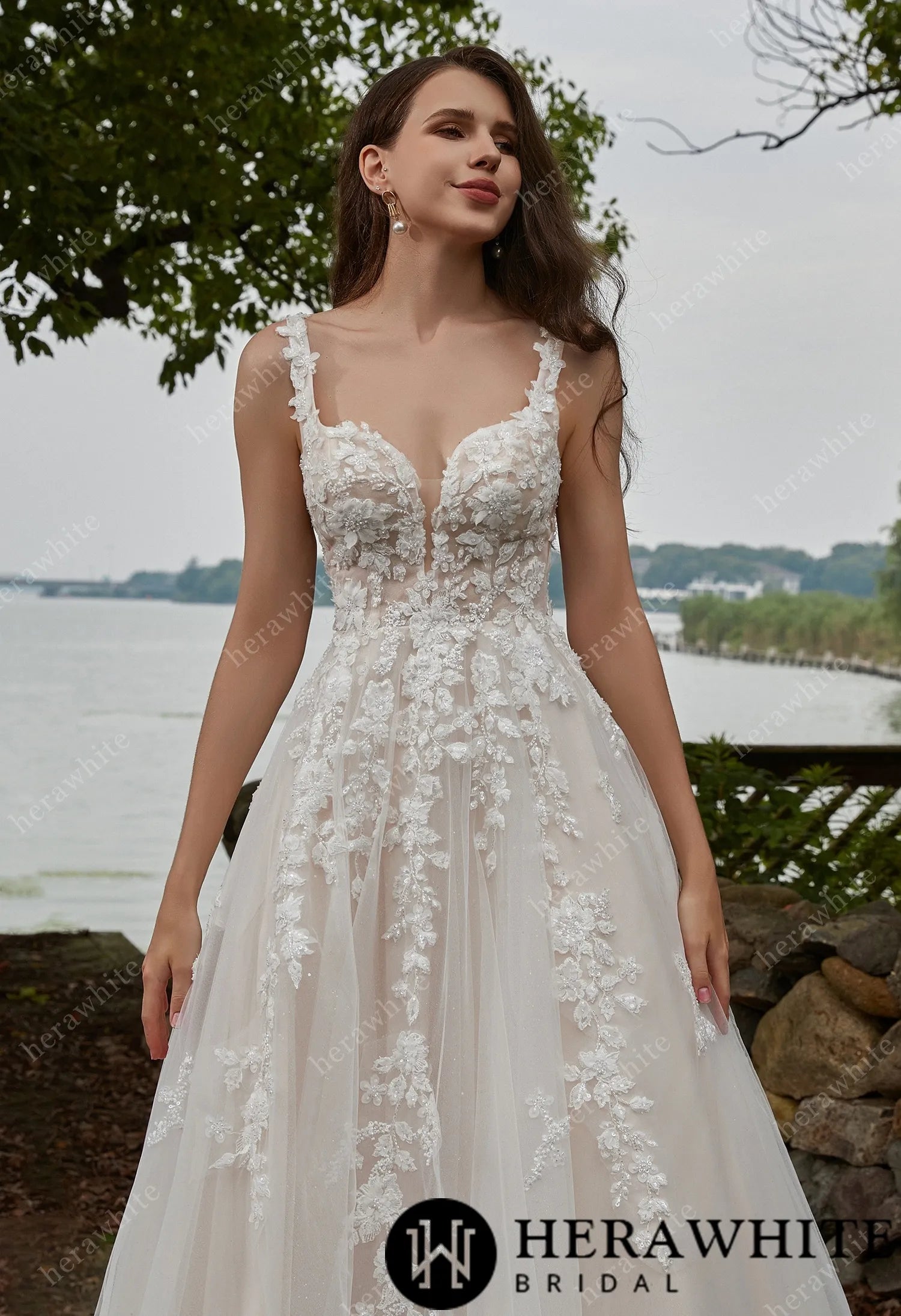 Appliques Tulle V-Neck Straps And Grace Wedding Dress