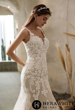 Vintage Lace Fit and Flare Court Train Wedding Dress HW2530