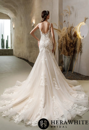 Vintage Lace Fit and Flare Court Train Wedding Dress HW2530