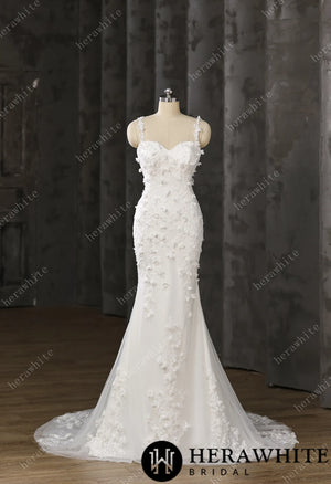 Elegant Wedding Dress with Intricate Floral Embellishments HW3488